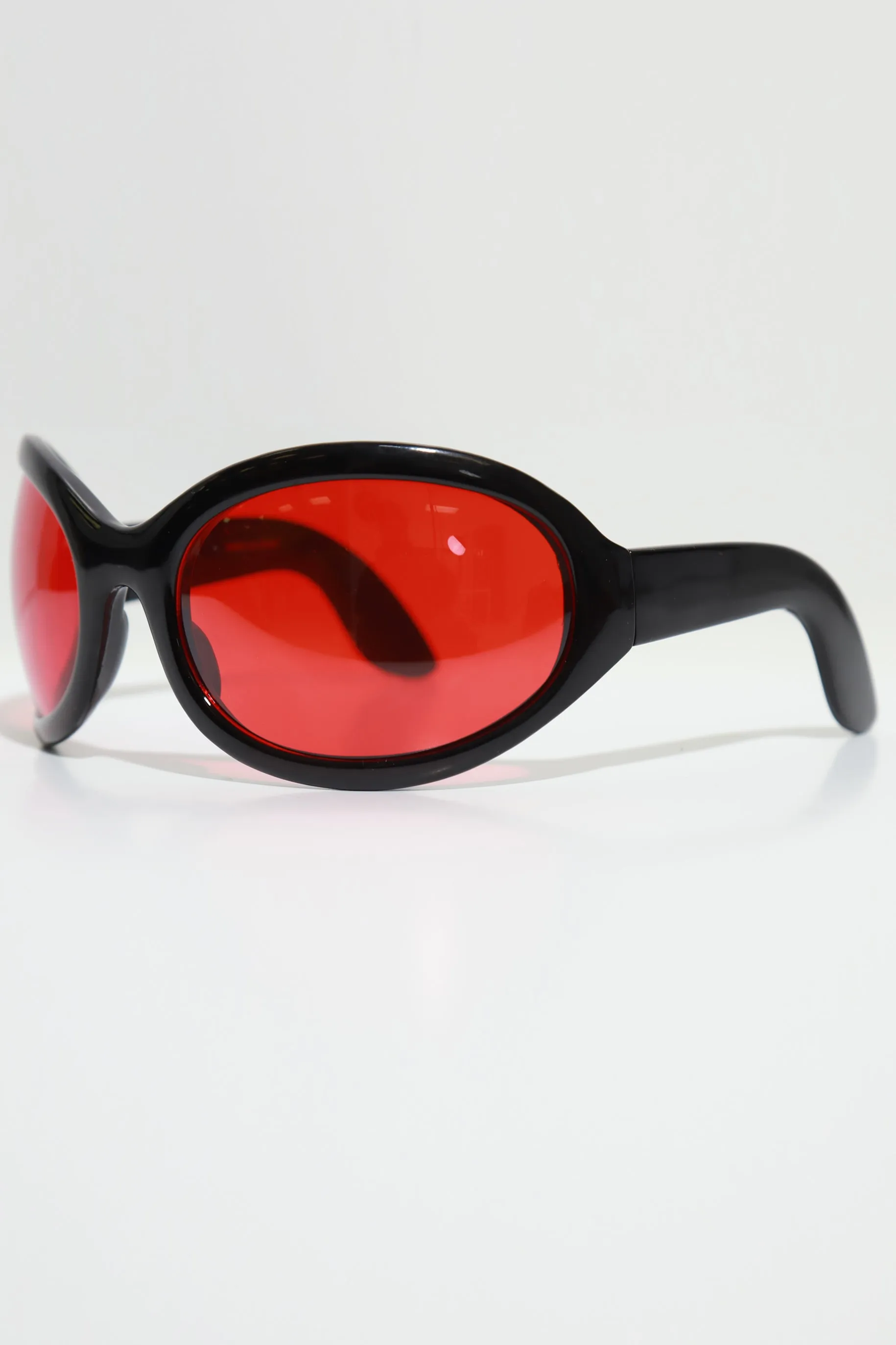 Take A Chance Retro Rounded Sunglasses - Black/Red sold by Swankaposh product image thumbnail 4