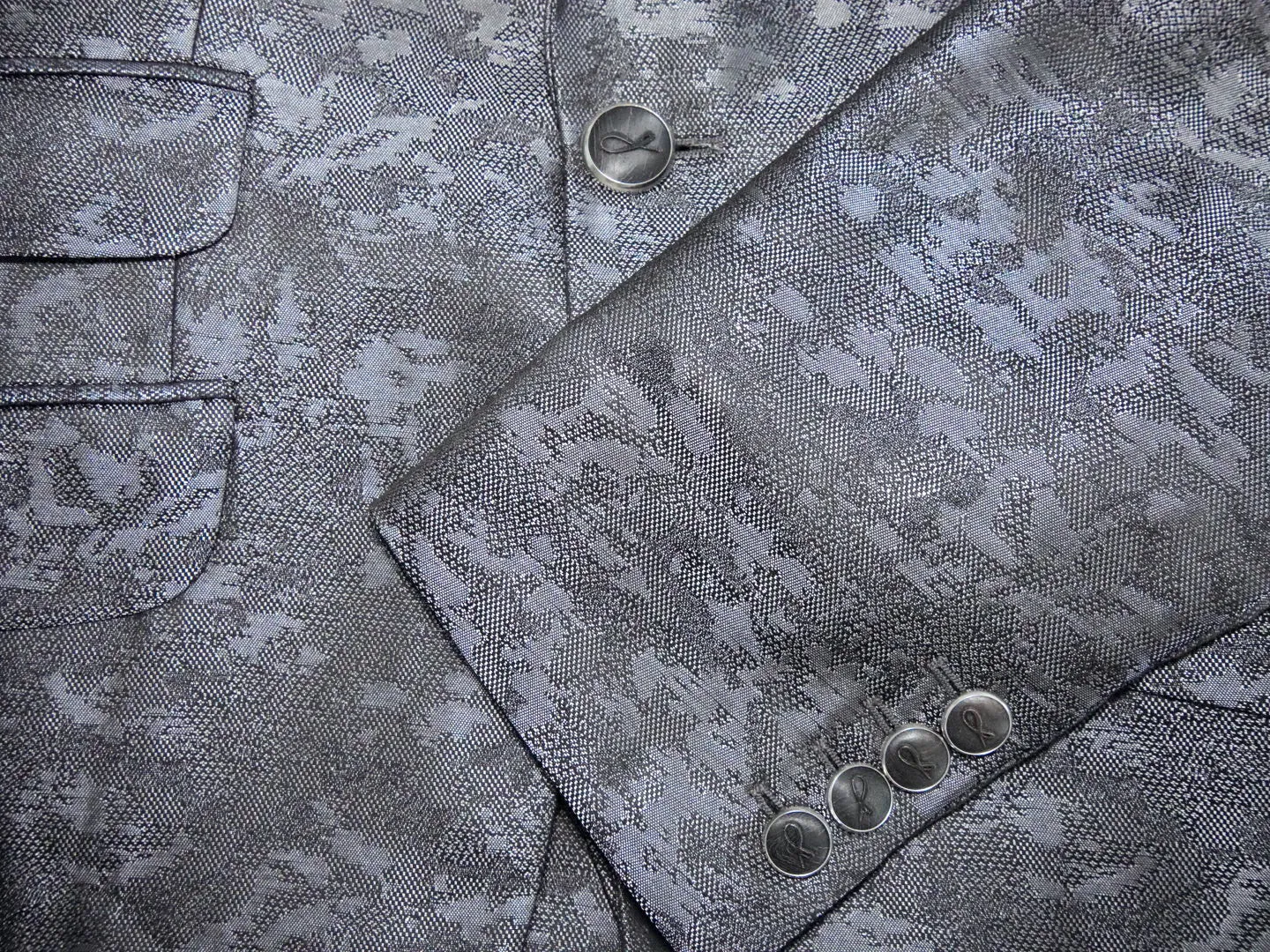 Nero Horn With Silver Tone Buttons For Sports Jacket sold by Sebastian Cruz Couture product image thumbnail 3