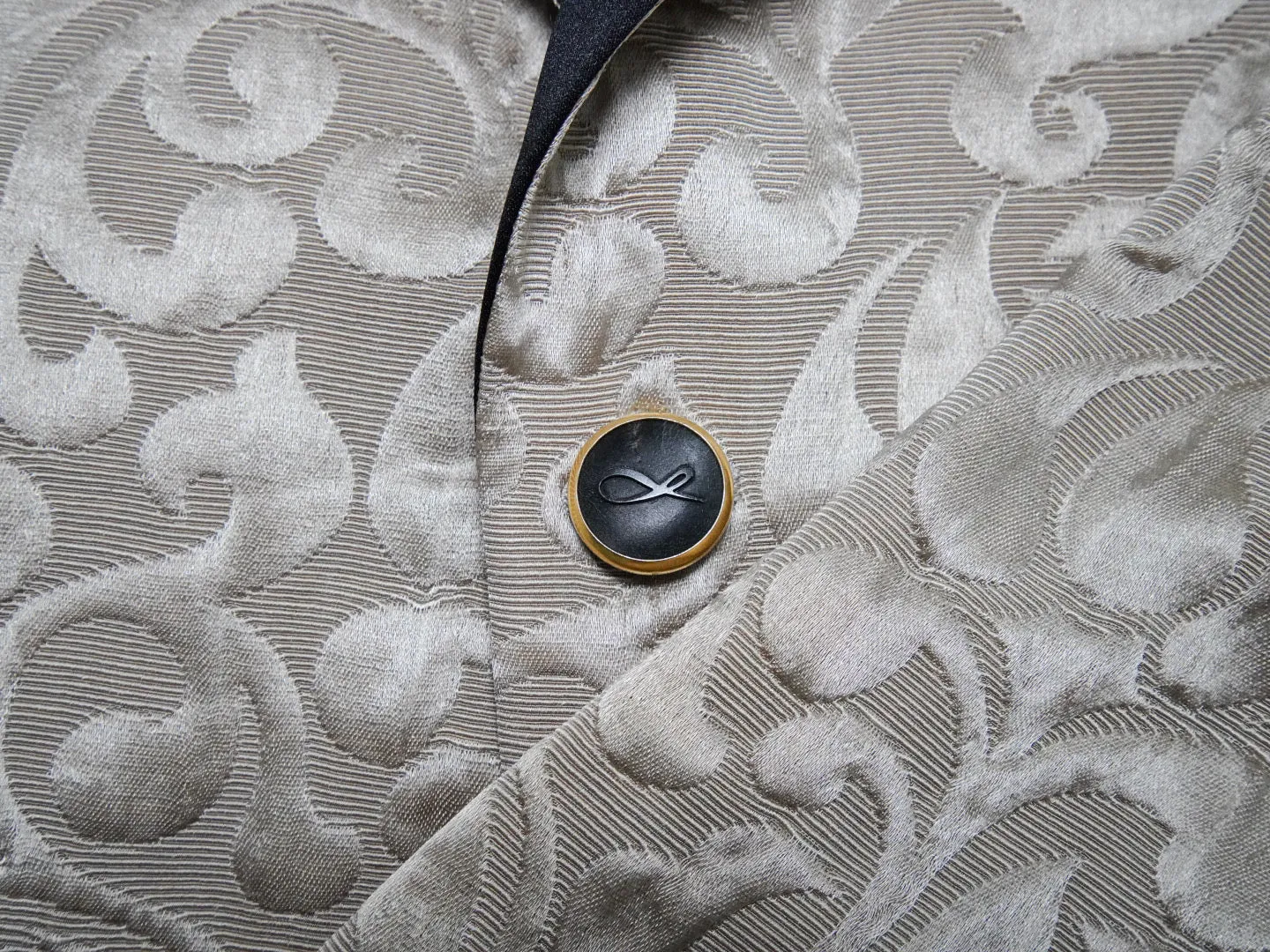 Nero Horn With Gold Tone Buttons For Sports Jacket sold by Sebastian Cruz Couture product image thumbnail 3