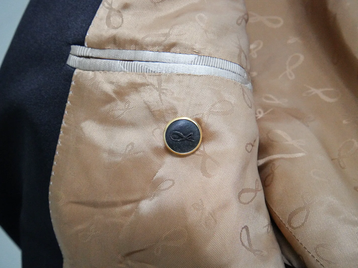 Nero Horn With Gold Tone Buttons For Sports Jacket sold by Sebastian Cruz Couture product image thumbnail 5