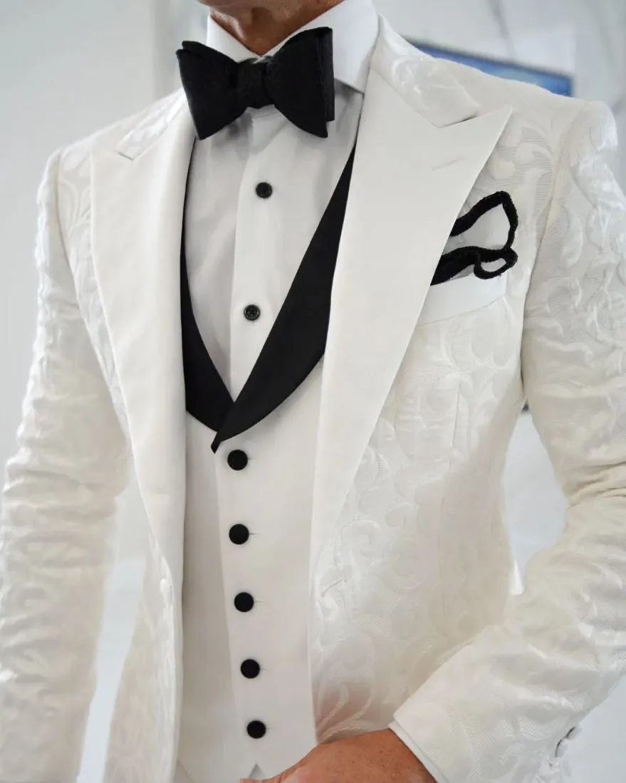 Vanilla Paisley Jacket sold by Sebastian Cruz Couture product image thumbnail 2