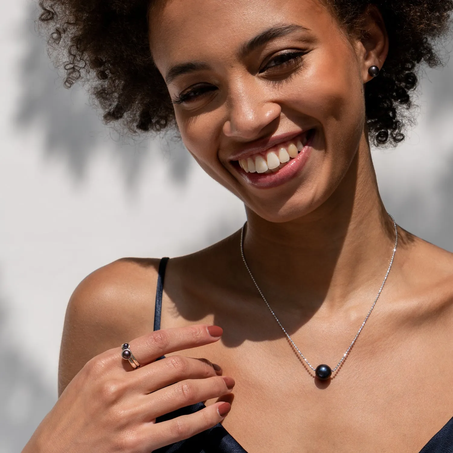 4mm Peacock Pearl Hammered Twinkle Ring sold by Dower & Hall product image thumbnail 2