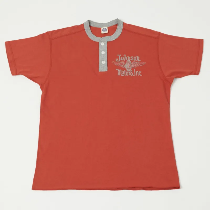 TOYS McCOY 'Johnson Motors Flying Wheel' Union Henley - Red sold by Son of a Stag