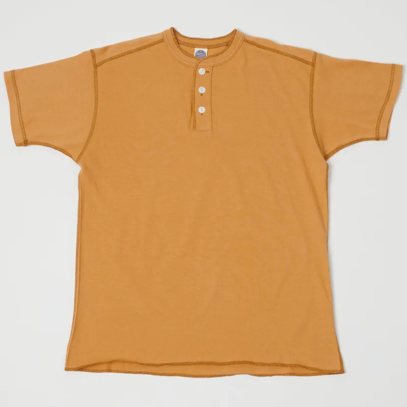 TOYS McCOY Union Henley - Gold sold by Son of a Stag