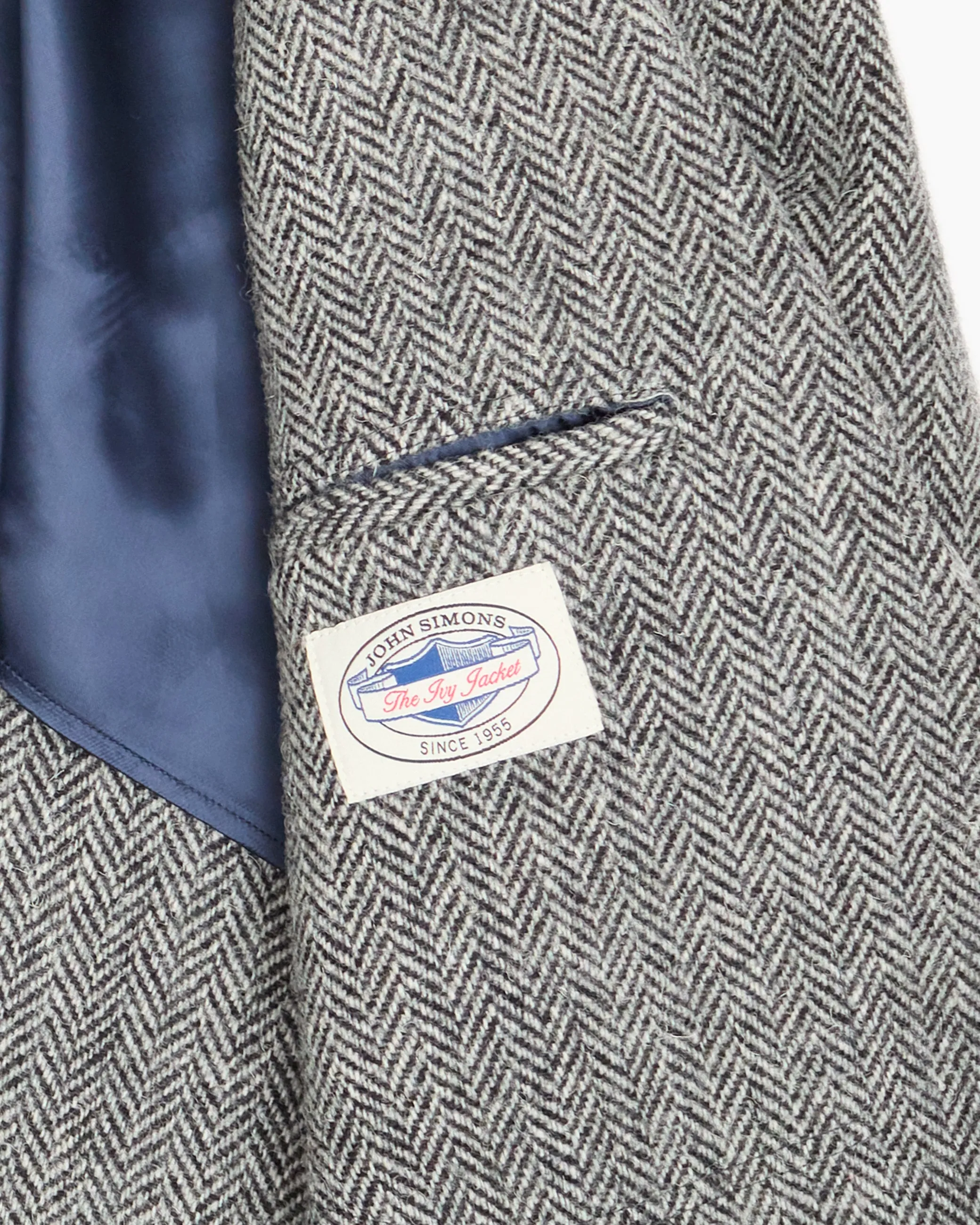 Grey Herringbone Heavyweight Harris Tweed Ivy Jacket sold by John Simons product image thumbnail 5