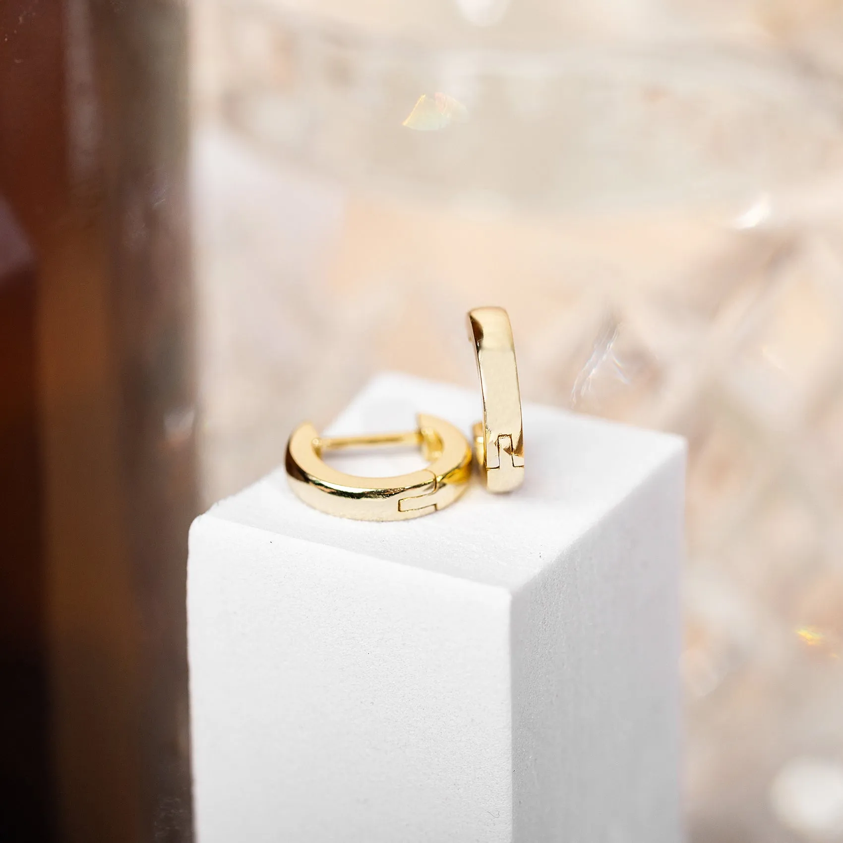 Thick Huggie sold by PAVOI product image thumbnail 3