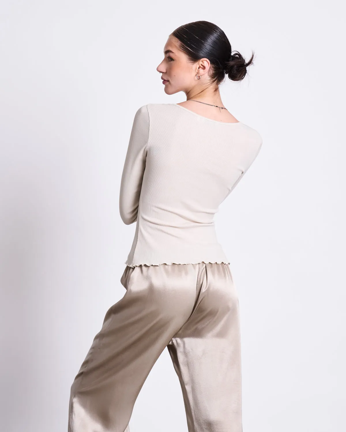 LOOSE SILKY PANTS FRIS SILVER GREY sold by JAN 'N JUNE product image thumbnail 3