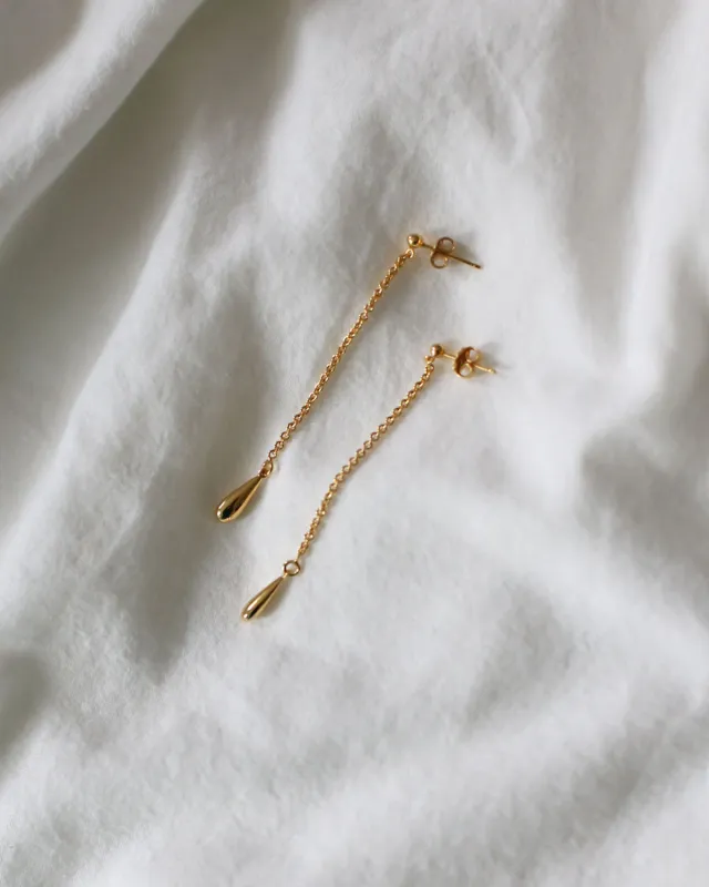 DEAR DARLING BERLIN DROP THREADER EARRINGS GOLD sold by JAN 'N JUNE