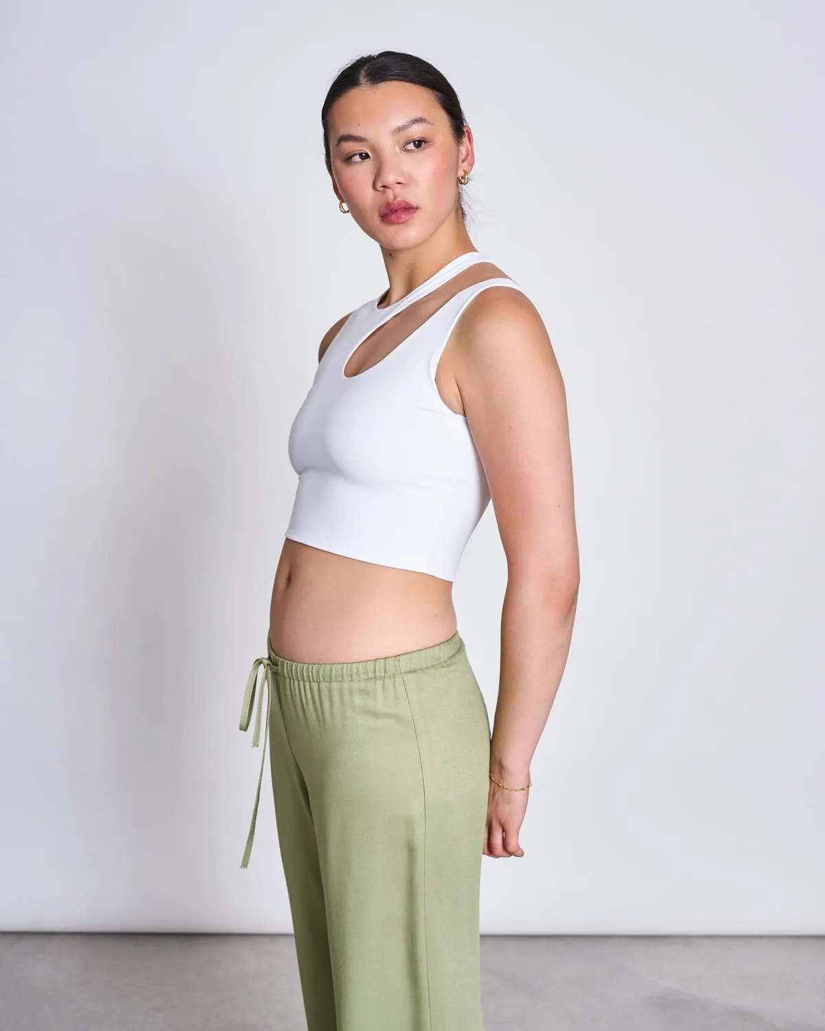 CUT OUT TOP POLLA WHITE sold by JAN 'N JUNE product image thumbnail 4
