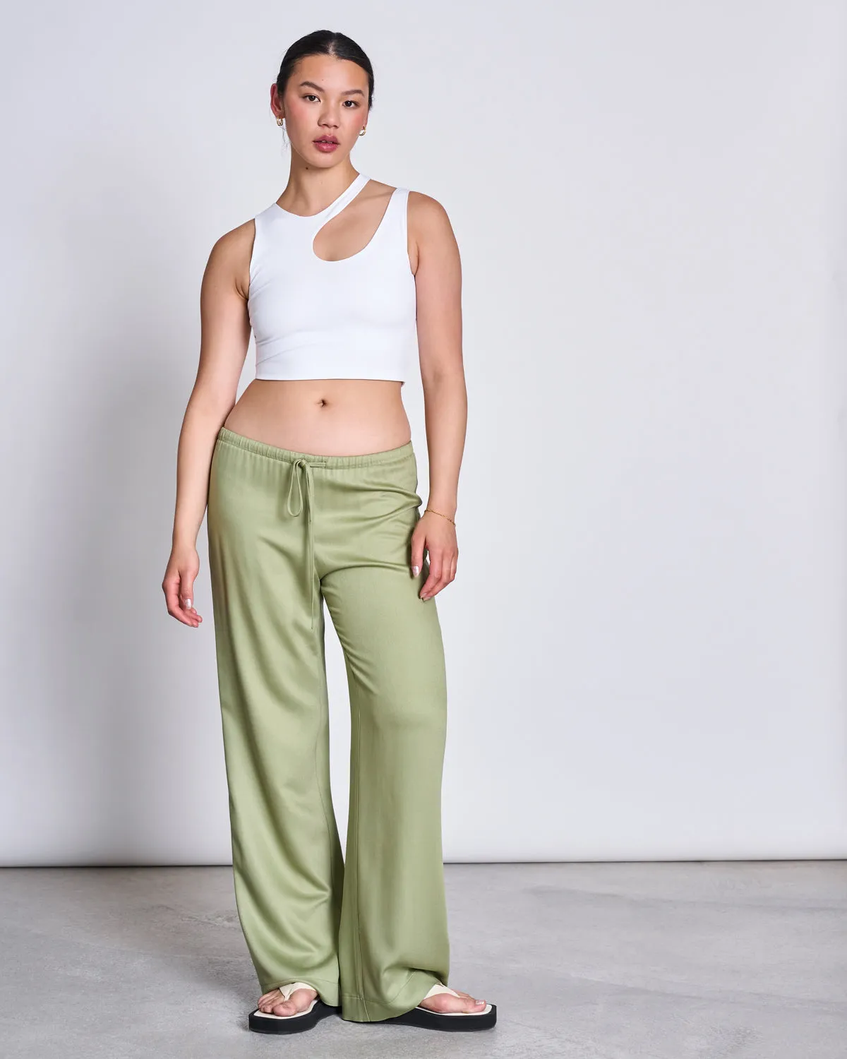 CUT OUT TOP POLLA WHITE sold by JAN 'N JUNE product image thumbnail 3