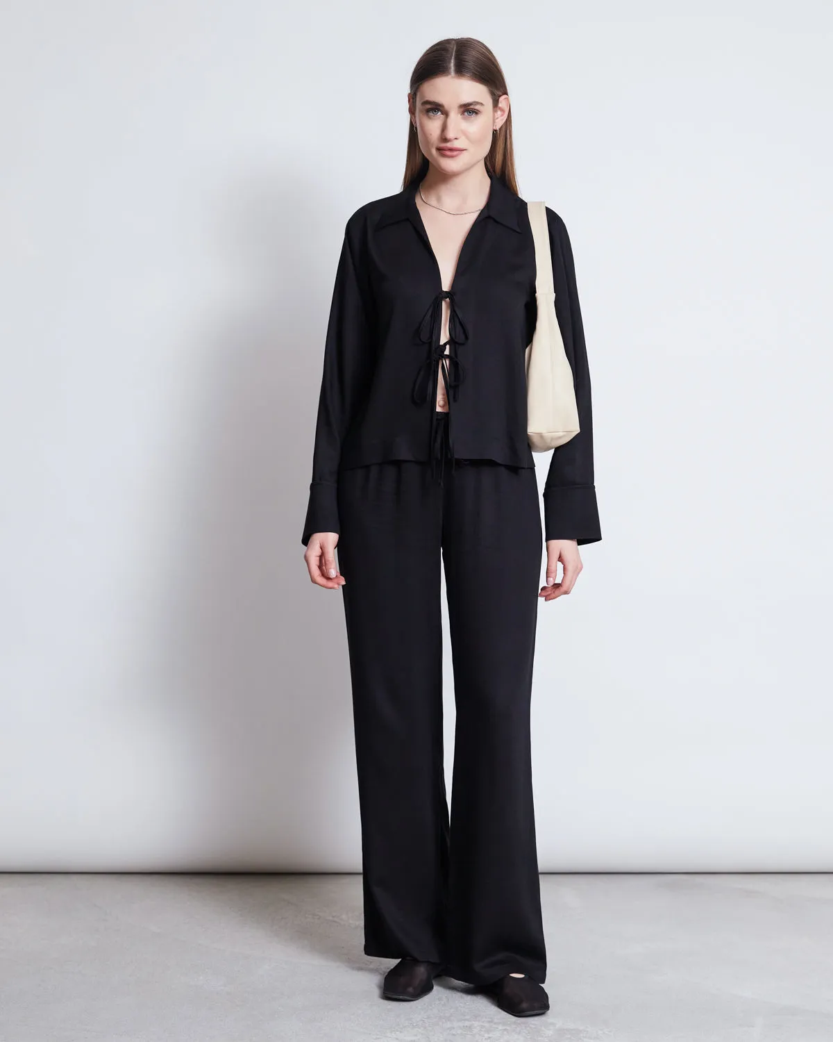 TIE BLOUSE KALUZ BLACK sold by JAN 'N JUNE product image thumbnail 4