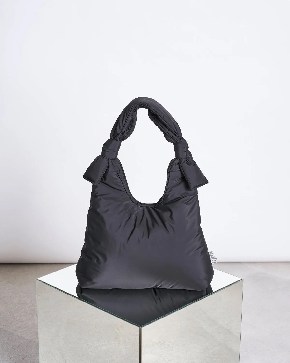BAG BIWA PUFFY REGULAR BLACK sold by JAN 'N JUNE