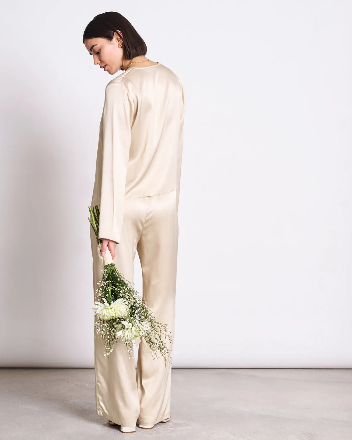 LOOSE SILKY PANTS FRIS IVORY sold by JAN 'N JUNE