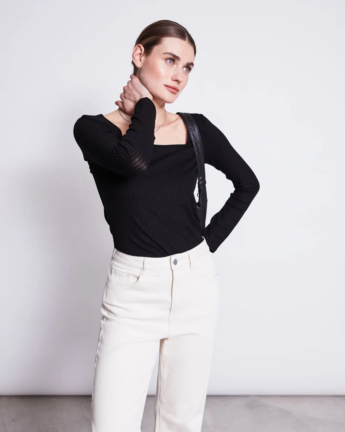 SQUARE NECK LONGSLEEVE FRIA BLACK sold by JAN 'N JUNE
