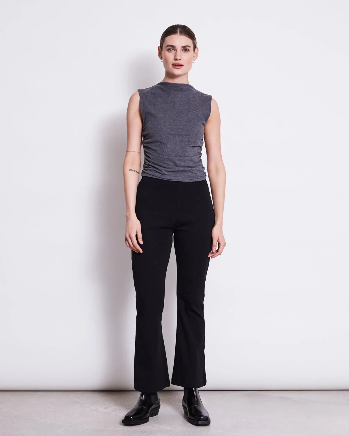 FLARED PANTS MIOSA BLACK GOTS sold by JAN 'N JUNE product image thumbnail 4