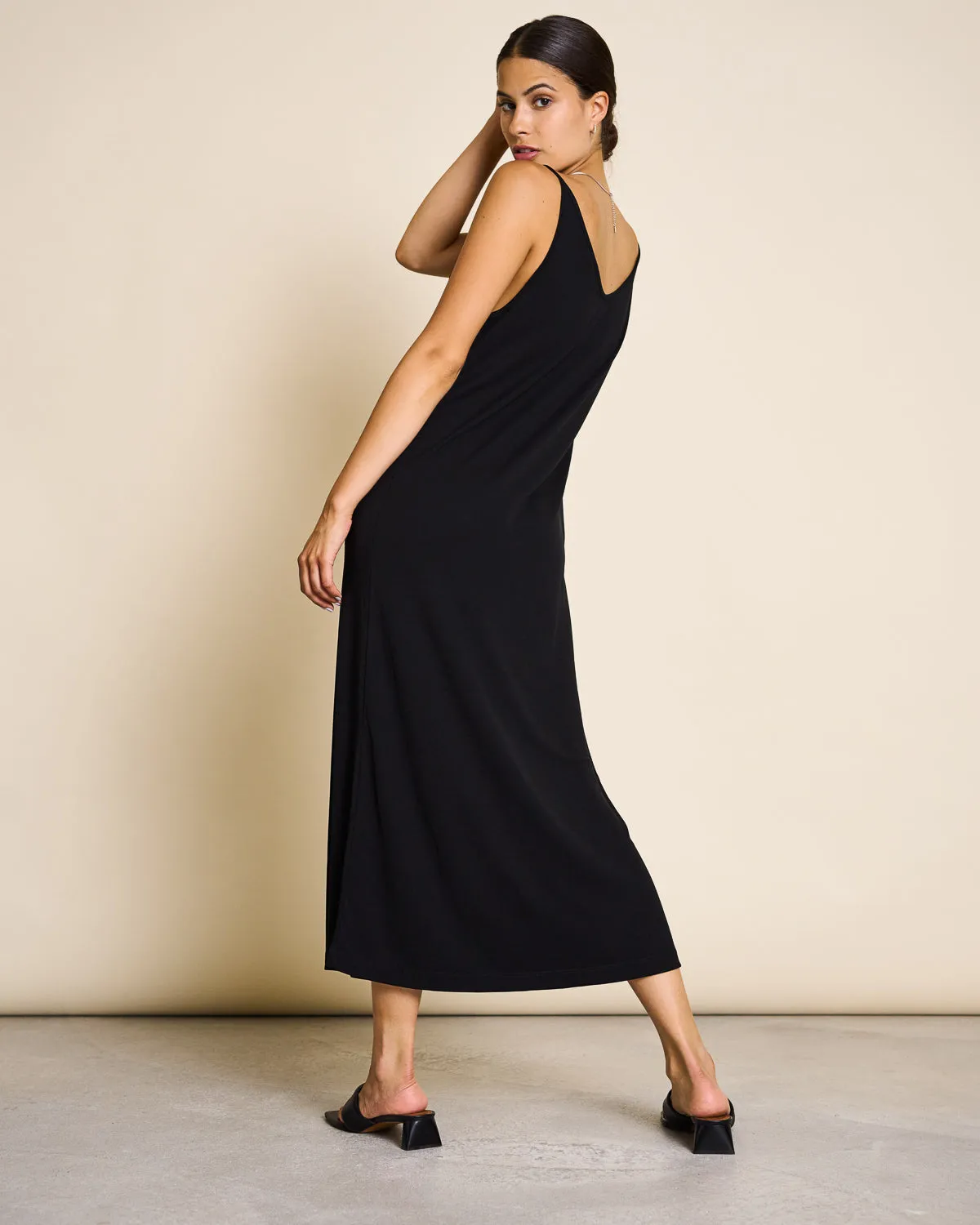 MIDI DRESS TRIANGLE BLACK sold by JAN 'N JUNE product image thumbnail 5