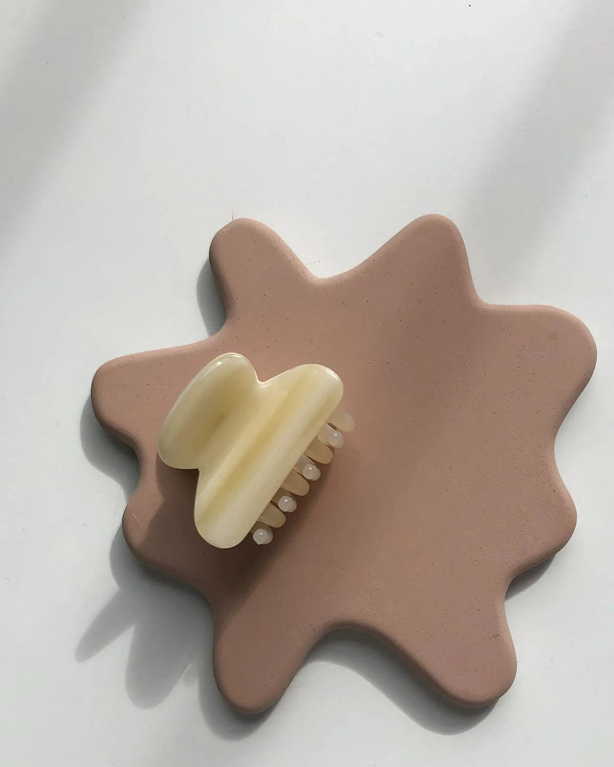 MINI HEIRLOOM CLIP ALABASTER sold by JAN 'N JUNE product image thumbnail 5