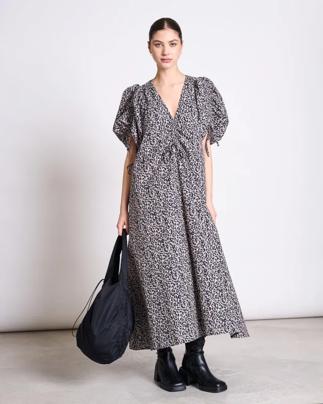 MAXI DRESS DANS LEO PRINT sold by JAN 'N JUNE