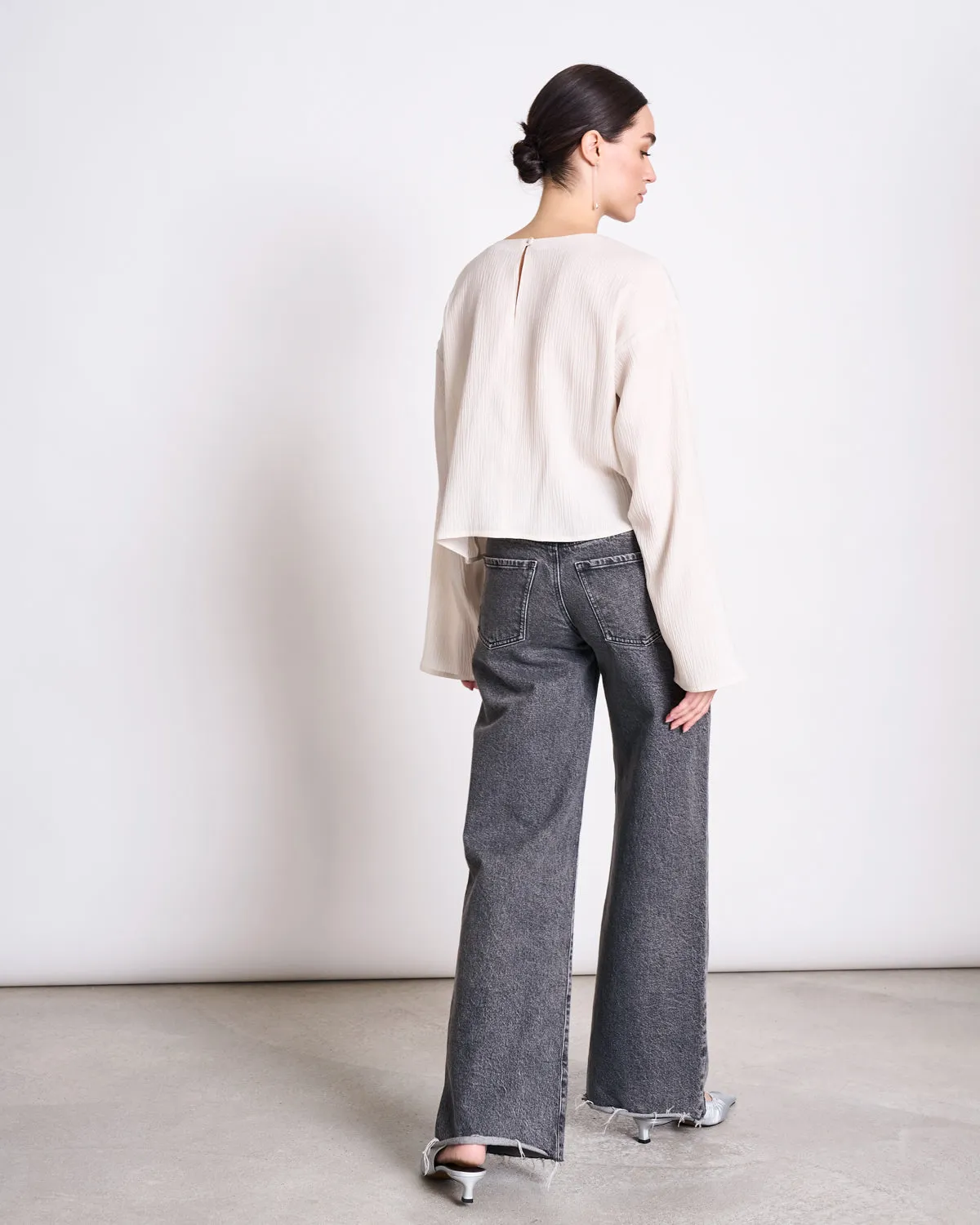 CRINKLE BLOUSE YAME OFFWHITE sold by JAN 'N JUNE product image thumbnail 3