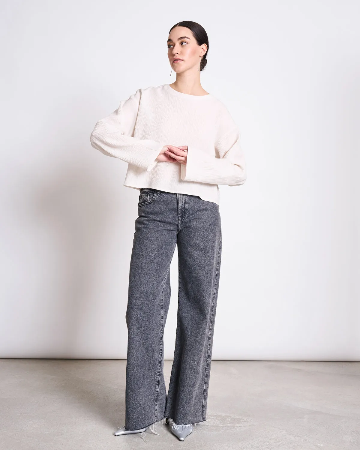 CRINKLE BLOUSE YAME OFFWHITE sold by JAN 'N JUNE product image thumbnail 5