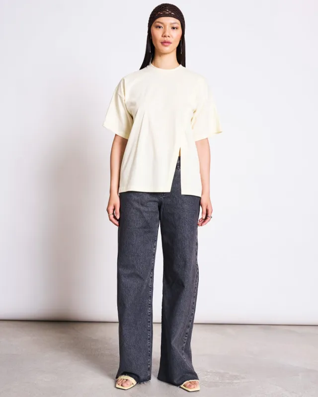 SLITTED T-SHIRT NADIL BUTTERMILK sold by JAN 'N JUNE