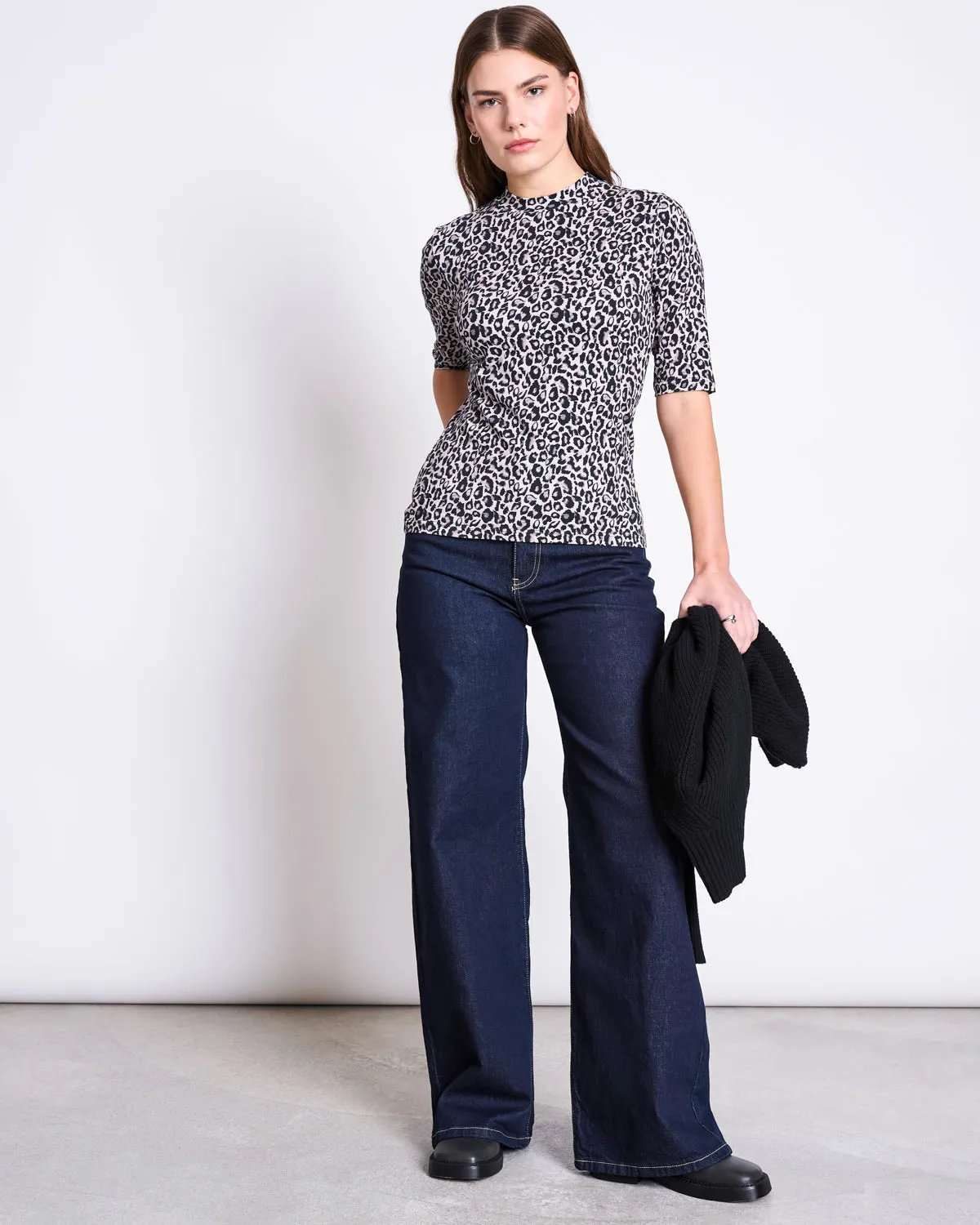 ORGANIC COTTON T-SHIRT NINA LEO PRINT GOTS sold by JAN 'N JUNE product image thumbnail 3