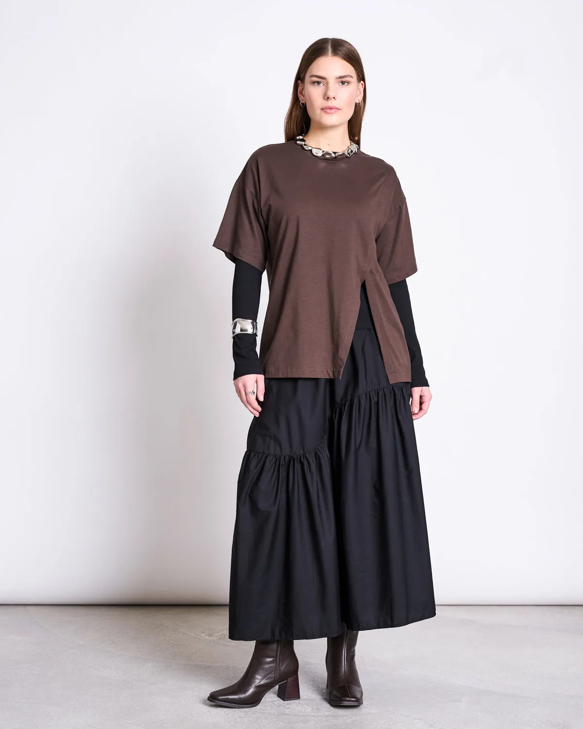 SLITTED T-SHIRT NADIL MUD sold by JAN 'N JUNE product image thumbnail 2