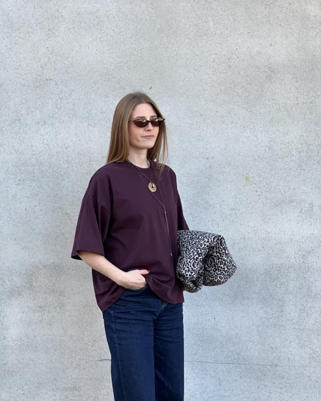 BOXY T-SHIRT TEMEL CHERRY LACQUER sold by JAN 'N JUNE