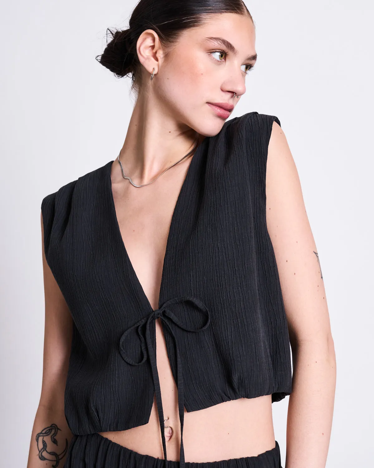 CRINKLE TIE TOP STROGET BLACK sold by JAN 'N JUNE