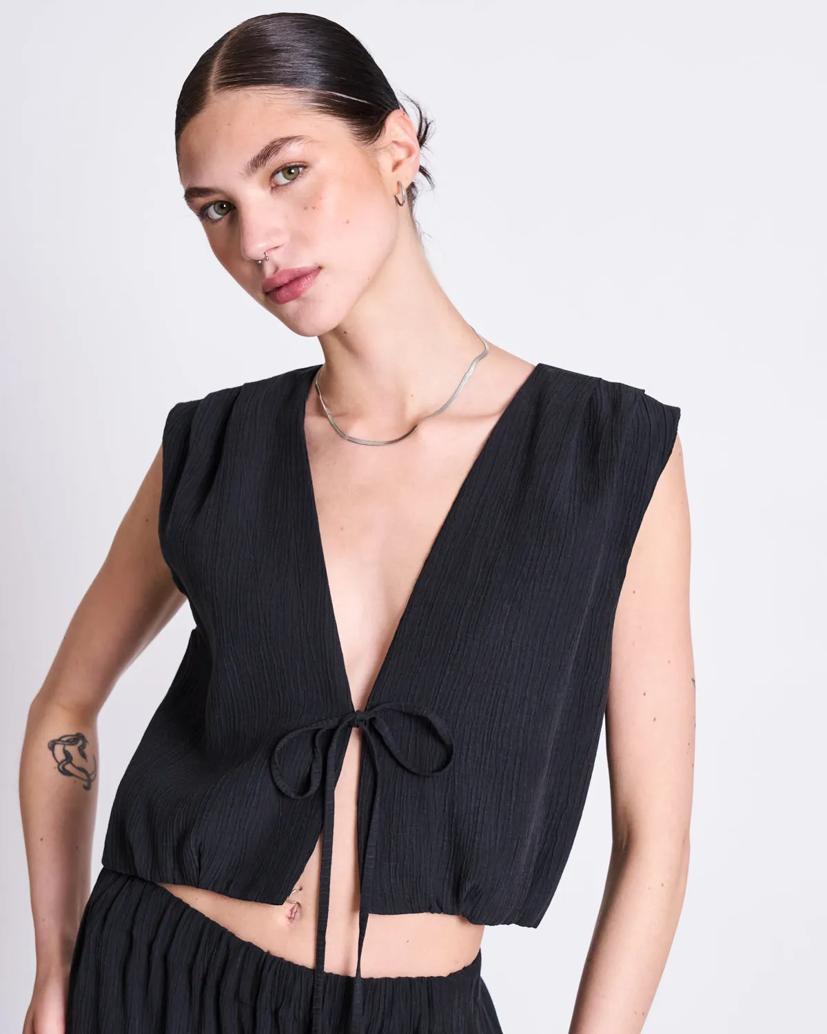 CRINKLE TIE TOP STROGET BLACK sold by JAN 'N JUNE product image thumbnail 3