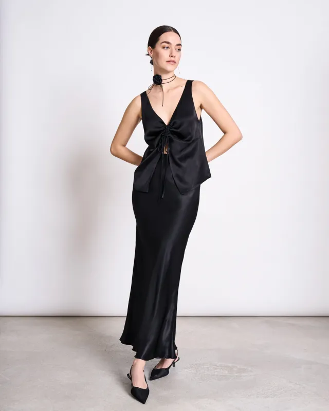 RUFFLED V-NECK TOP TALARA BLACK sold by JAN 'N JUNE