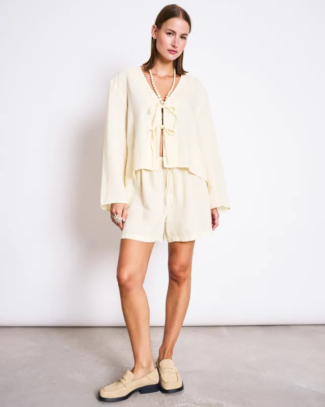 LINEN TIE BLOUSE SKAGEN BUTTERMILK made by JAN 'N JUNE