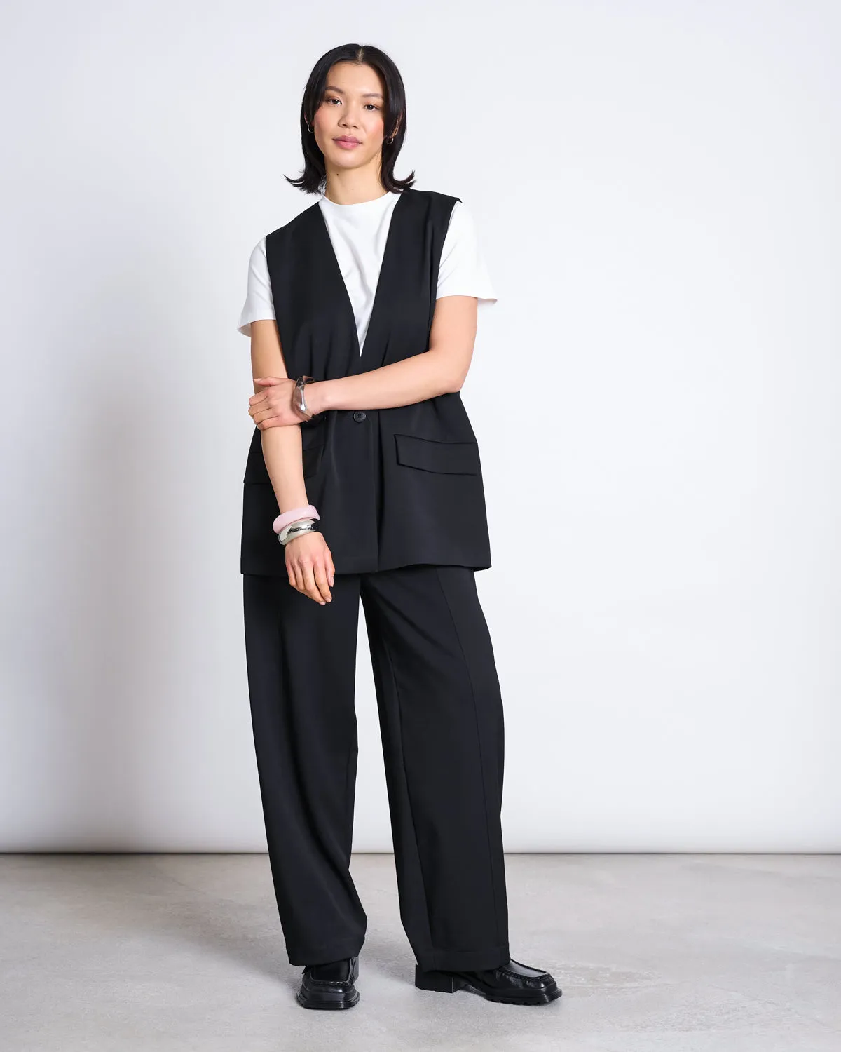OVERSIZED SUIT VEST ARDEN BLACK sold by JAN 'N JUNE product image thumbnail 2