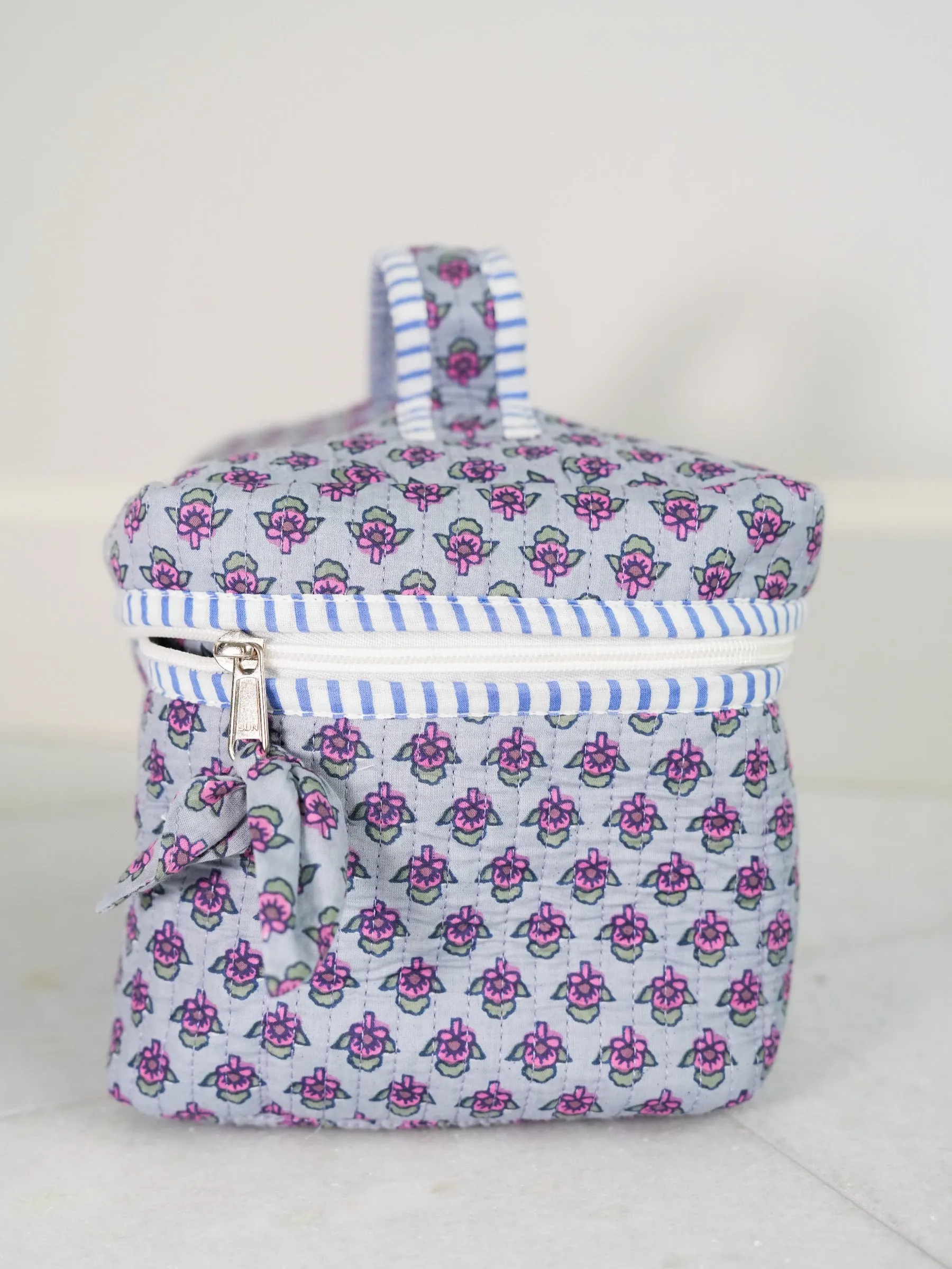 Quilted Train Case - Periwinkle Daisy sold by Darling Loungewear product image thumbnail 2