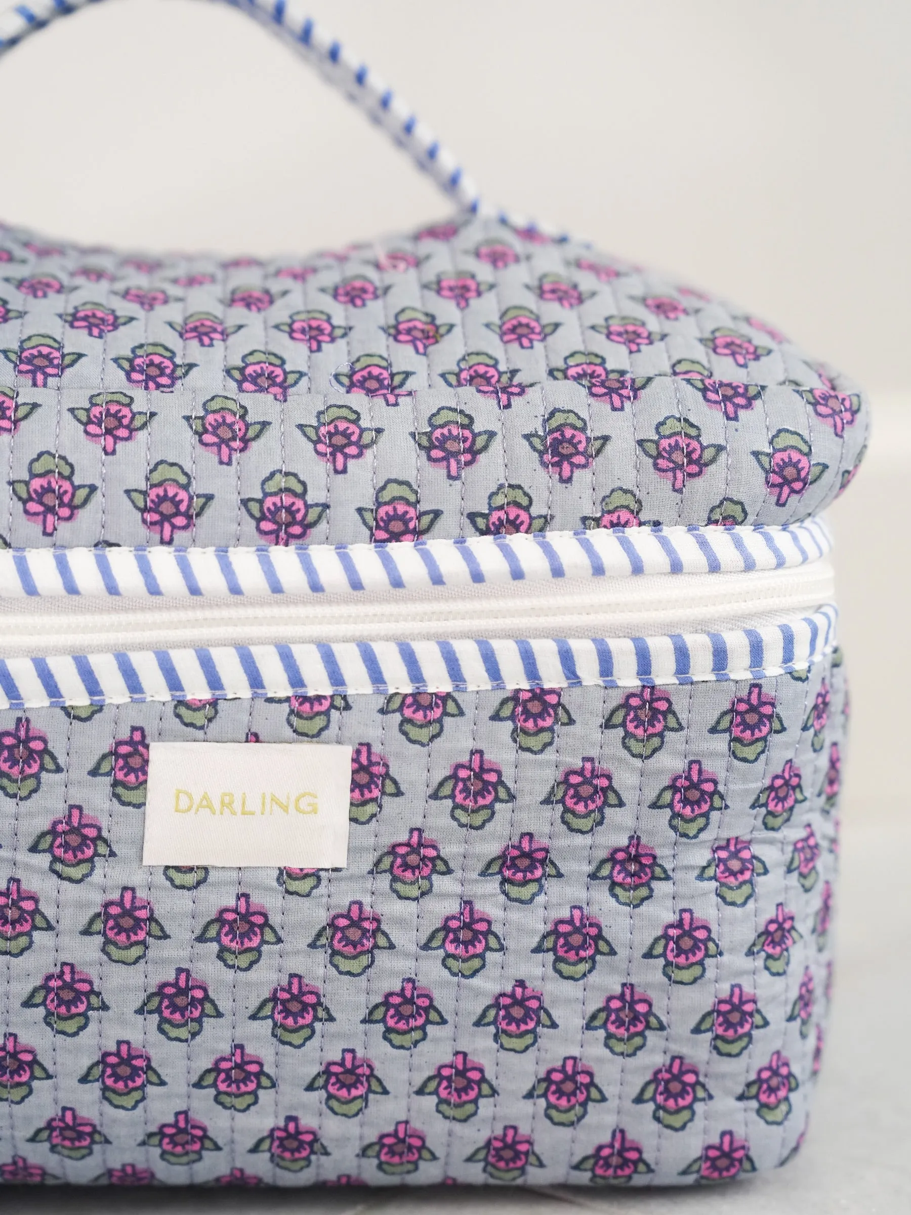 Quilted Train Case - Periwinkle Daisy sold by Darling Loungewear product image thumbnail 3