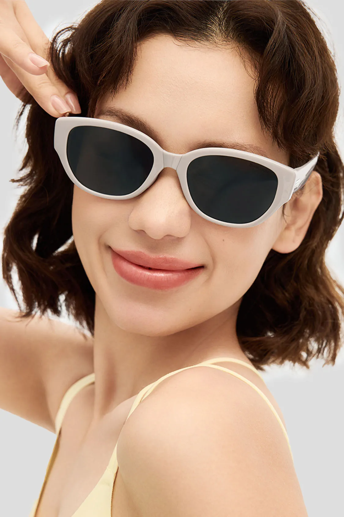 Small Square Frame Sunglasses UV 400 FD016 sold by Beneunder product image thumbnail 2
