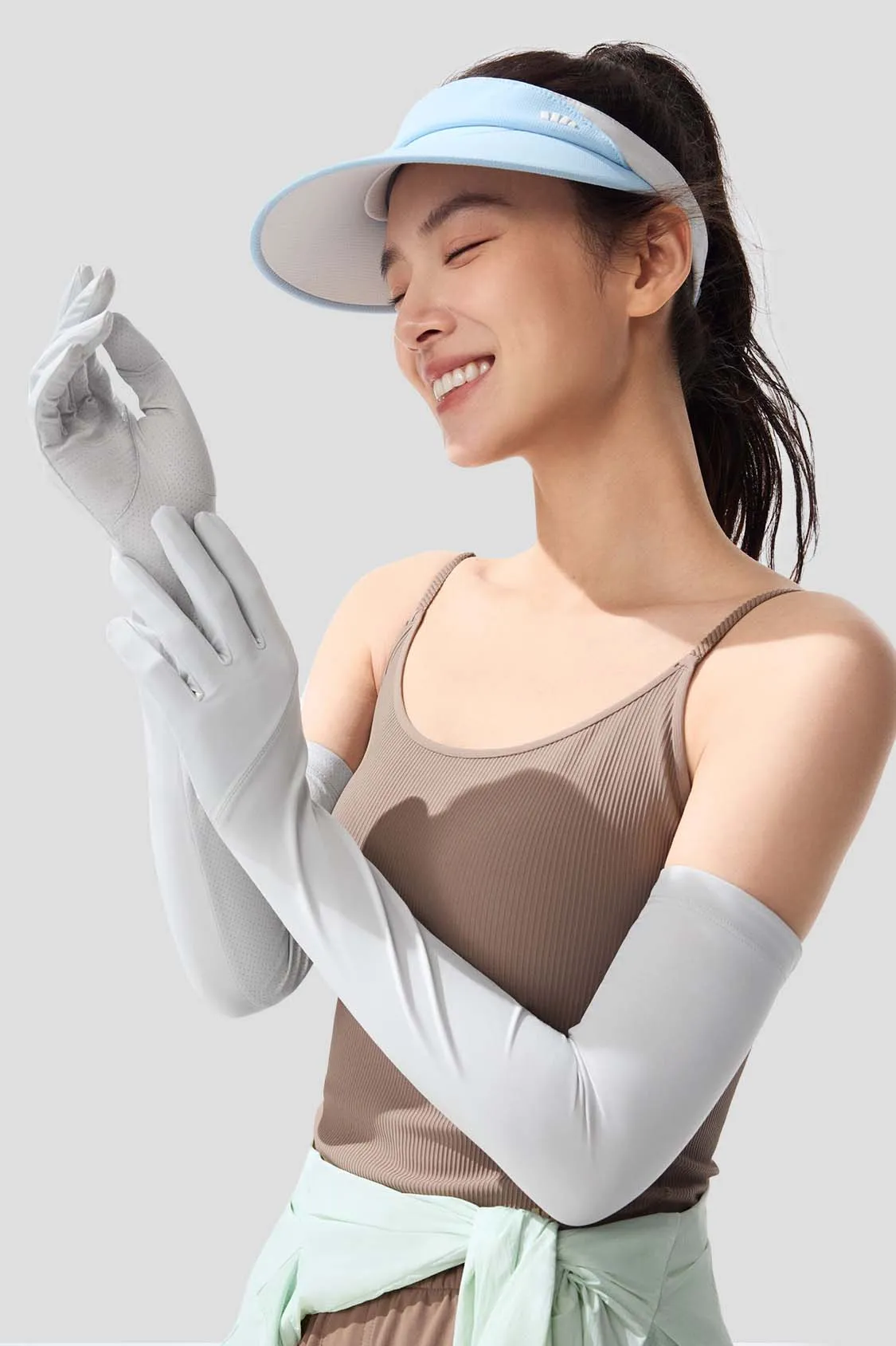 Extend - Long Cooling Sun Gloves UPF150+ sold by Beneunder product image thumbnail 3