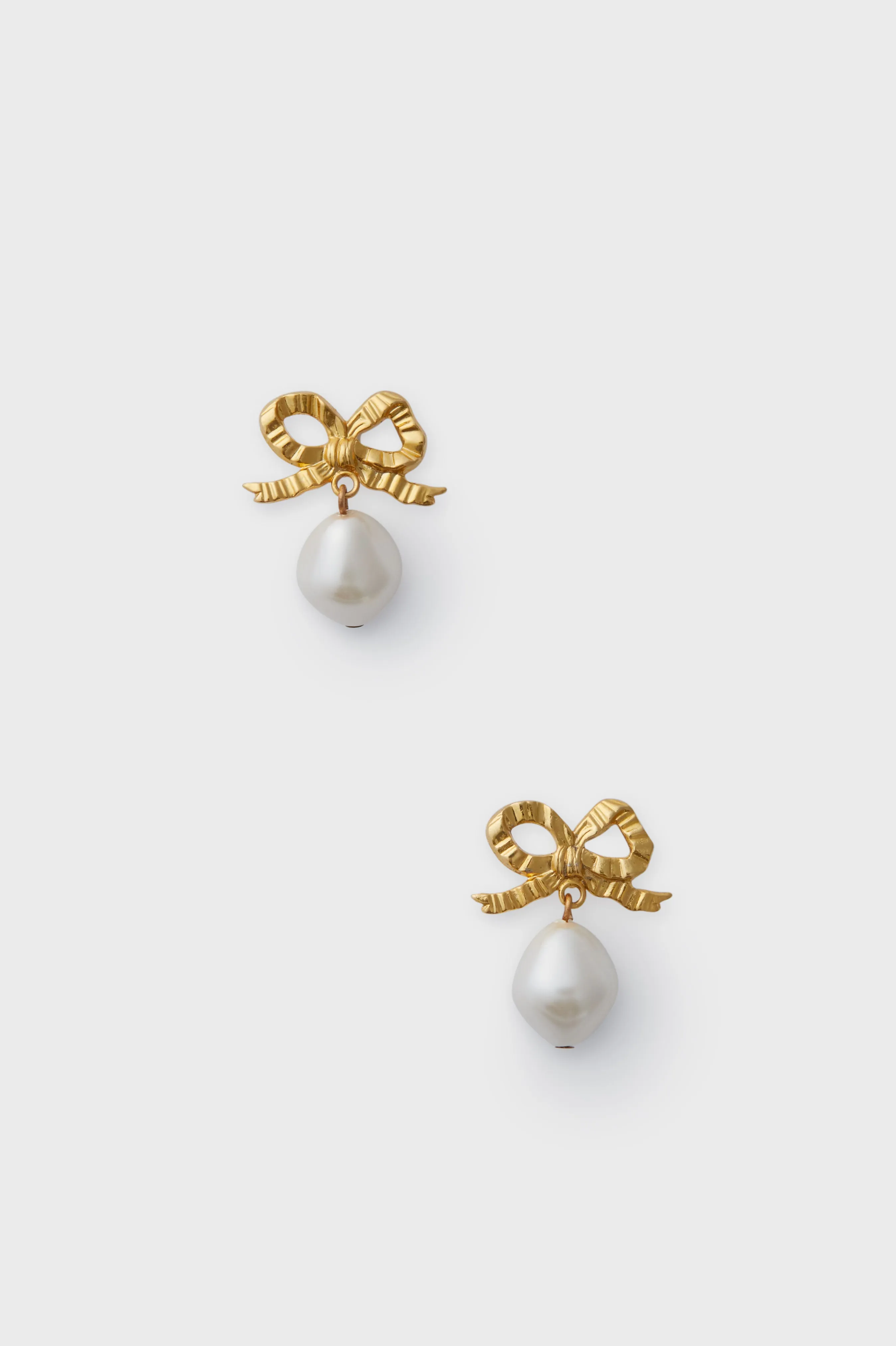 Gold Khloe Earrings sold by Tuckernuck