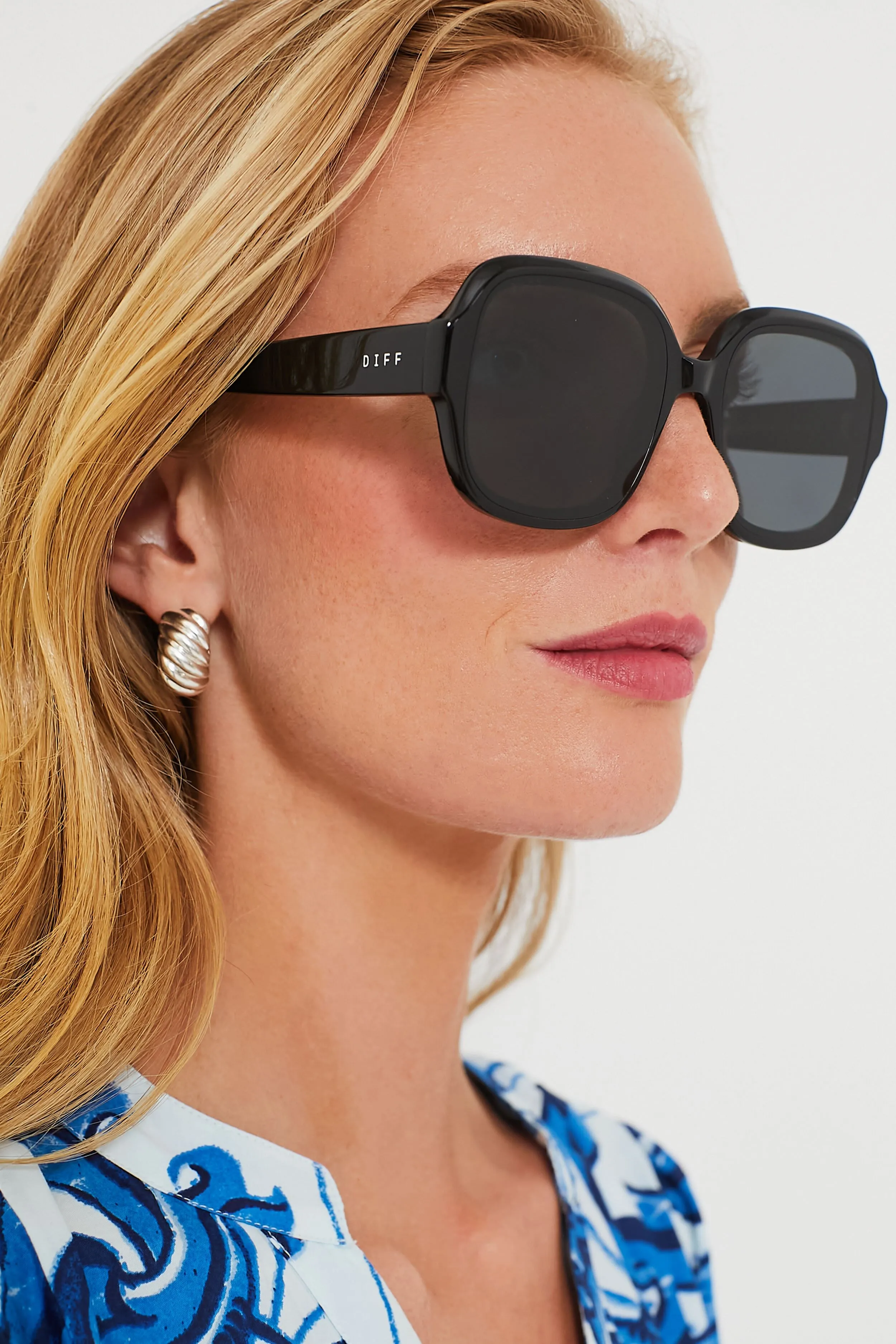 Black Polarized Seraphina Sunglasses sold by Tuckernuck product image thumbnail 2