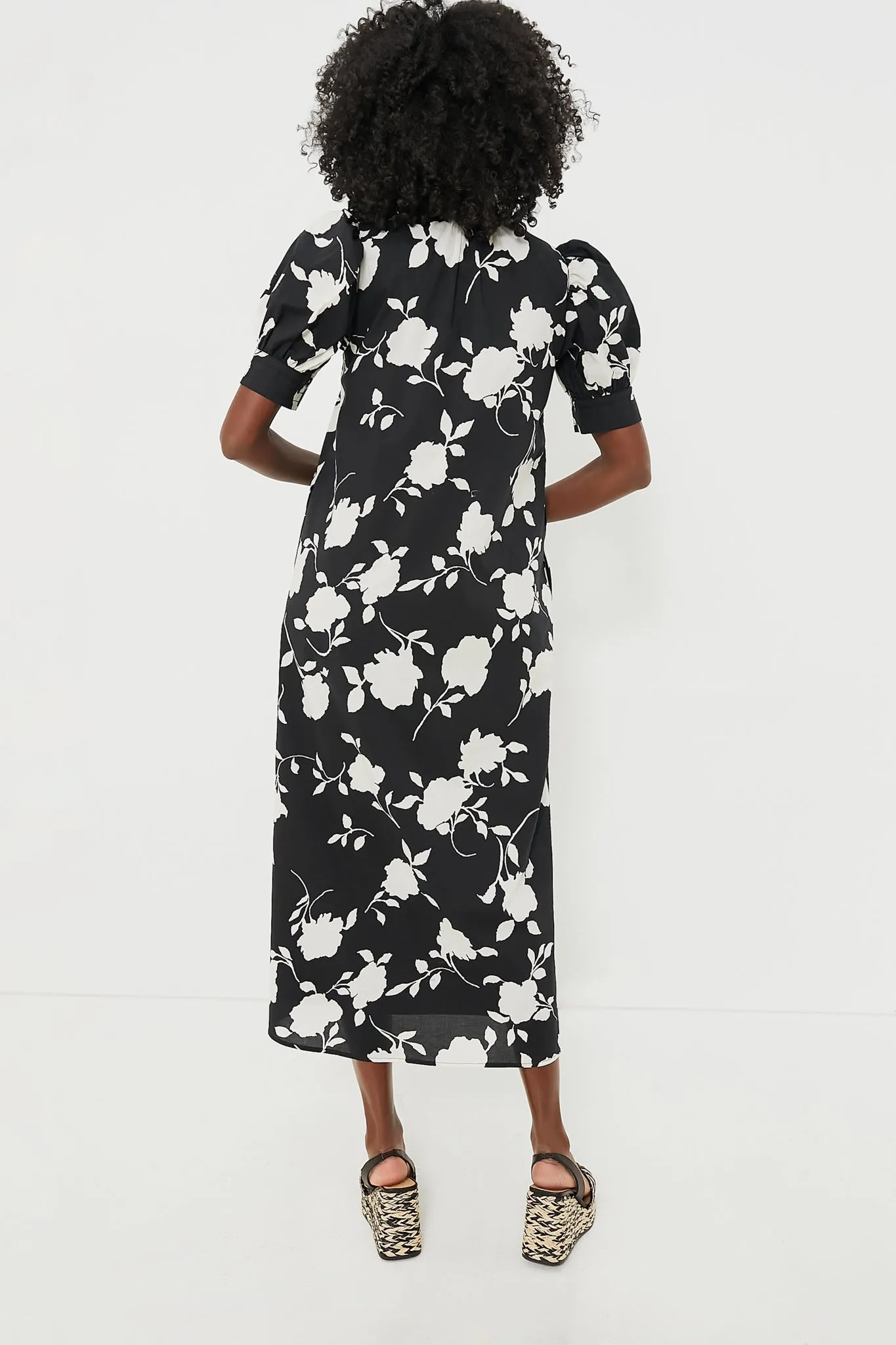 Black & White Floral Louisa Maxi Dress sold by Tuckernuck product image thumbnail 4