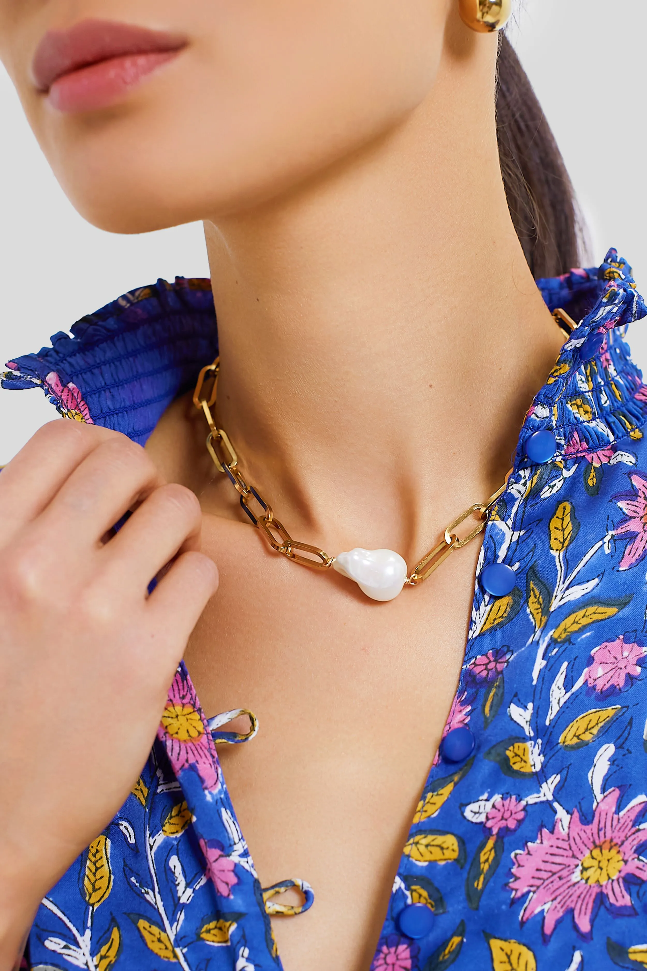 Gold Elizabeth Necklace sold by Tuckernuck product image thumbnail 2