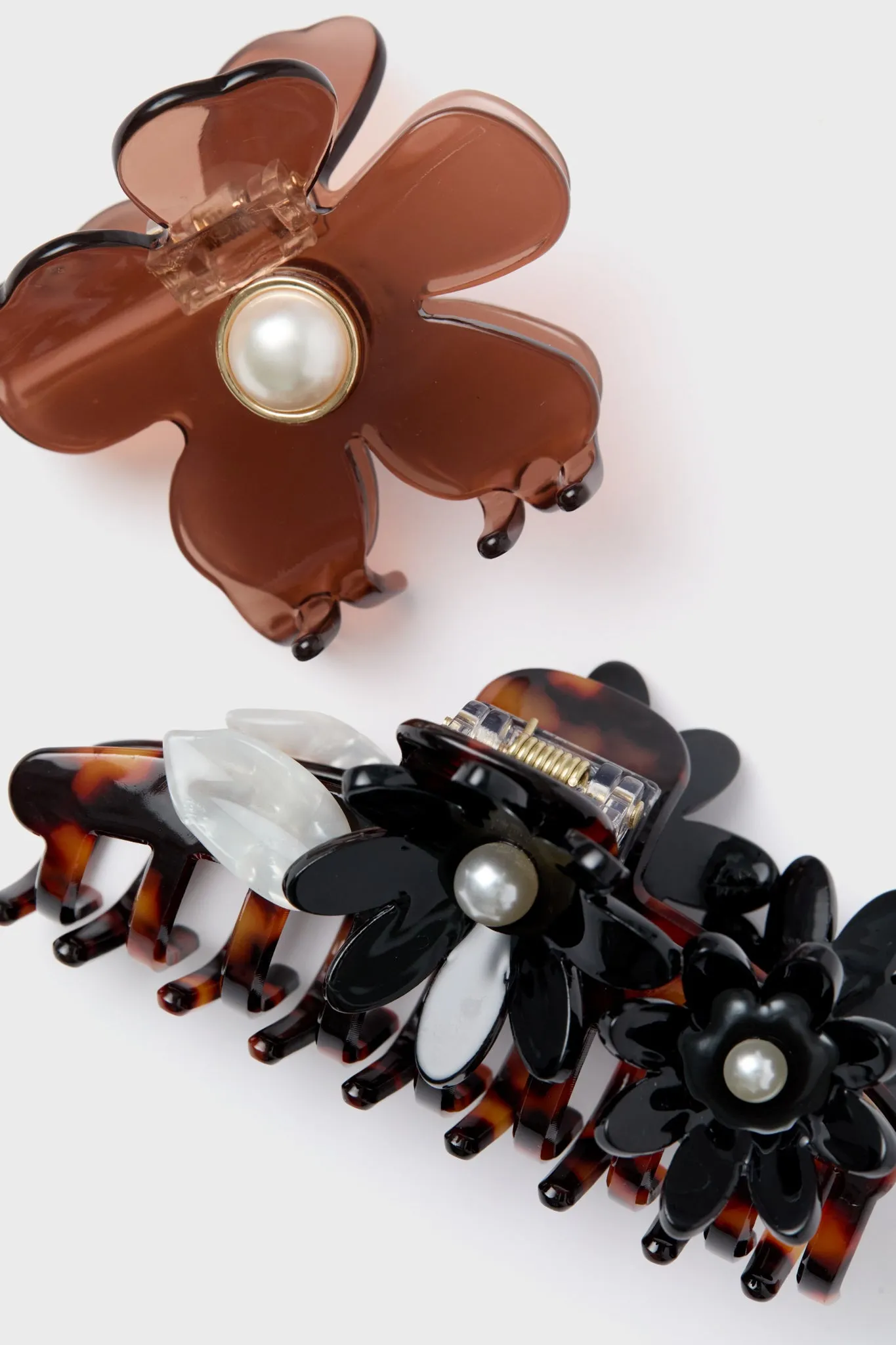 Jet Petunia Claw Clip sold by Tuckernuck product image thumbnail 2