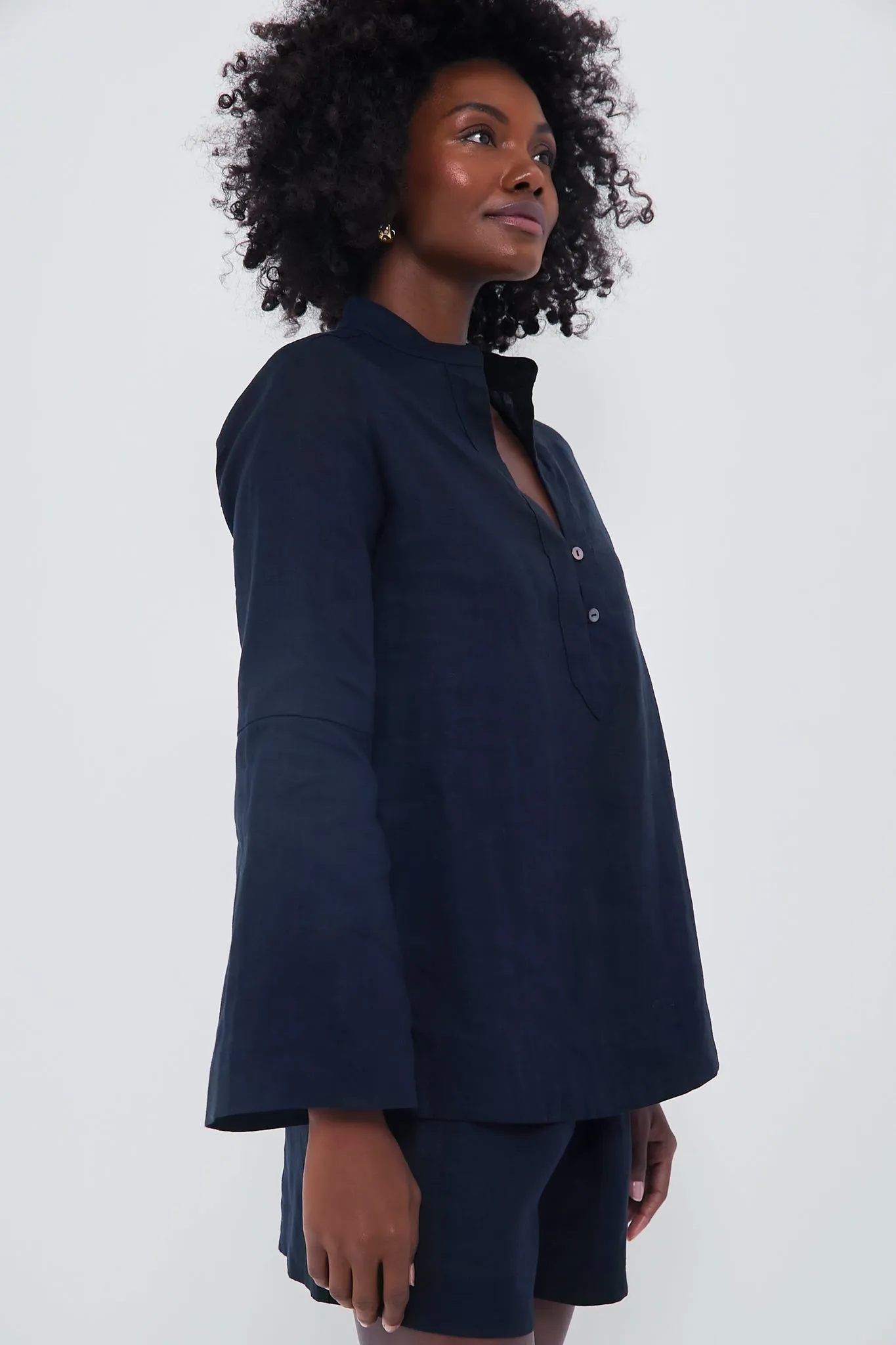 Navy Linen Eleuthera Popover sold by Tuckernuck product image thumbnail 3