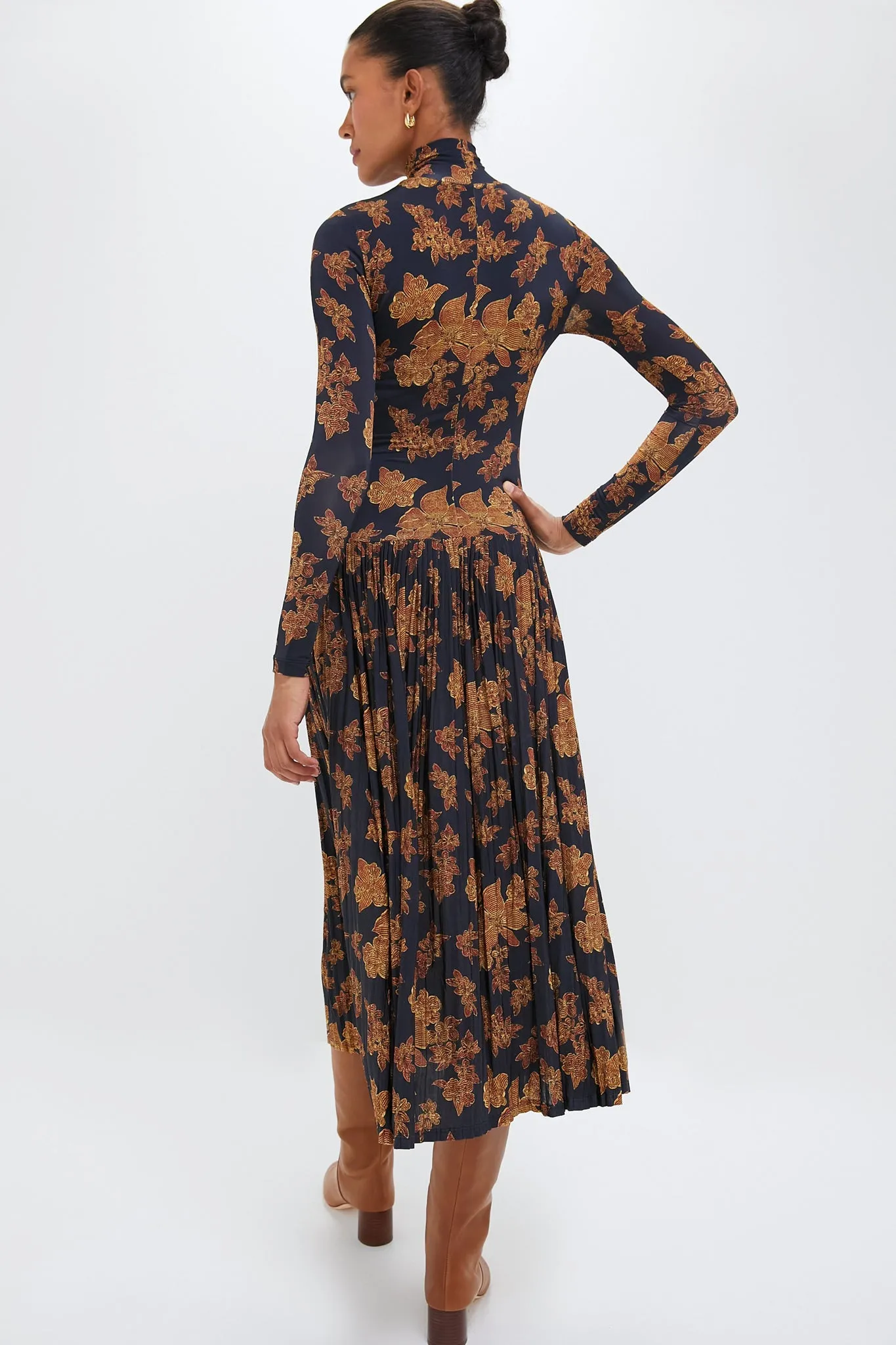 Onyx Amaya Dress sold by Tuckernuck product image thumbnail 4