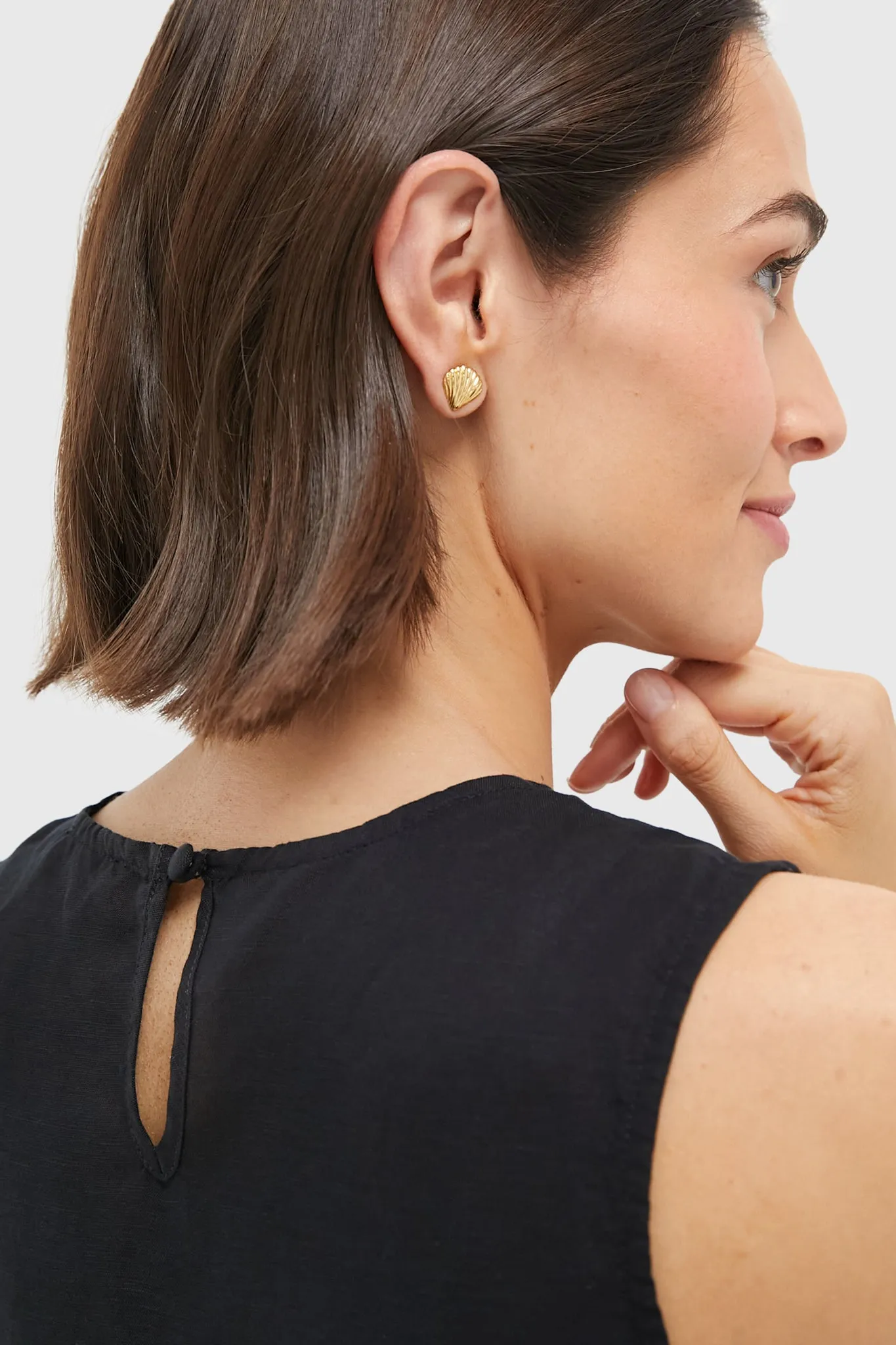 Black Air Linen Scallop Tank sold by Tuckernuck product image thumbnail 5