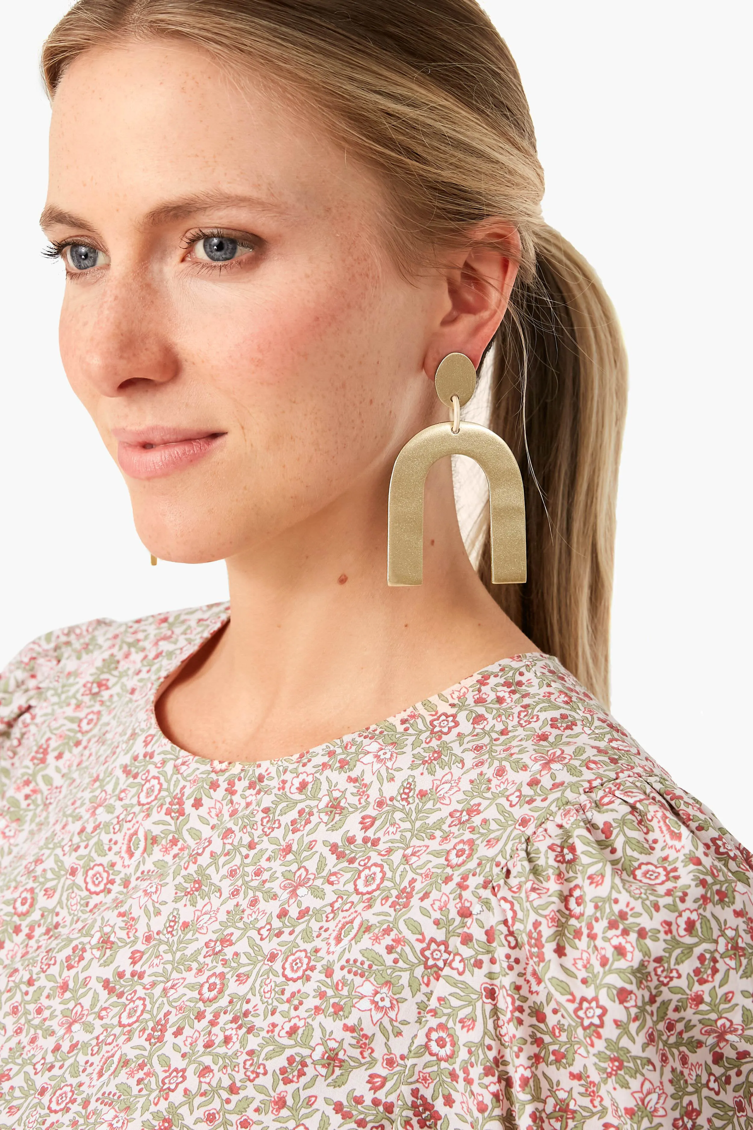 Exclusive Gold Metallic Horseshoe Earrings sold by Tuckernuck product image thumbnail 2