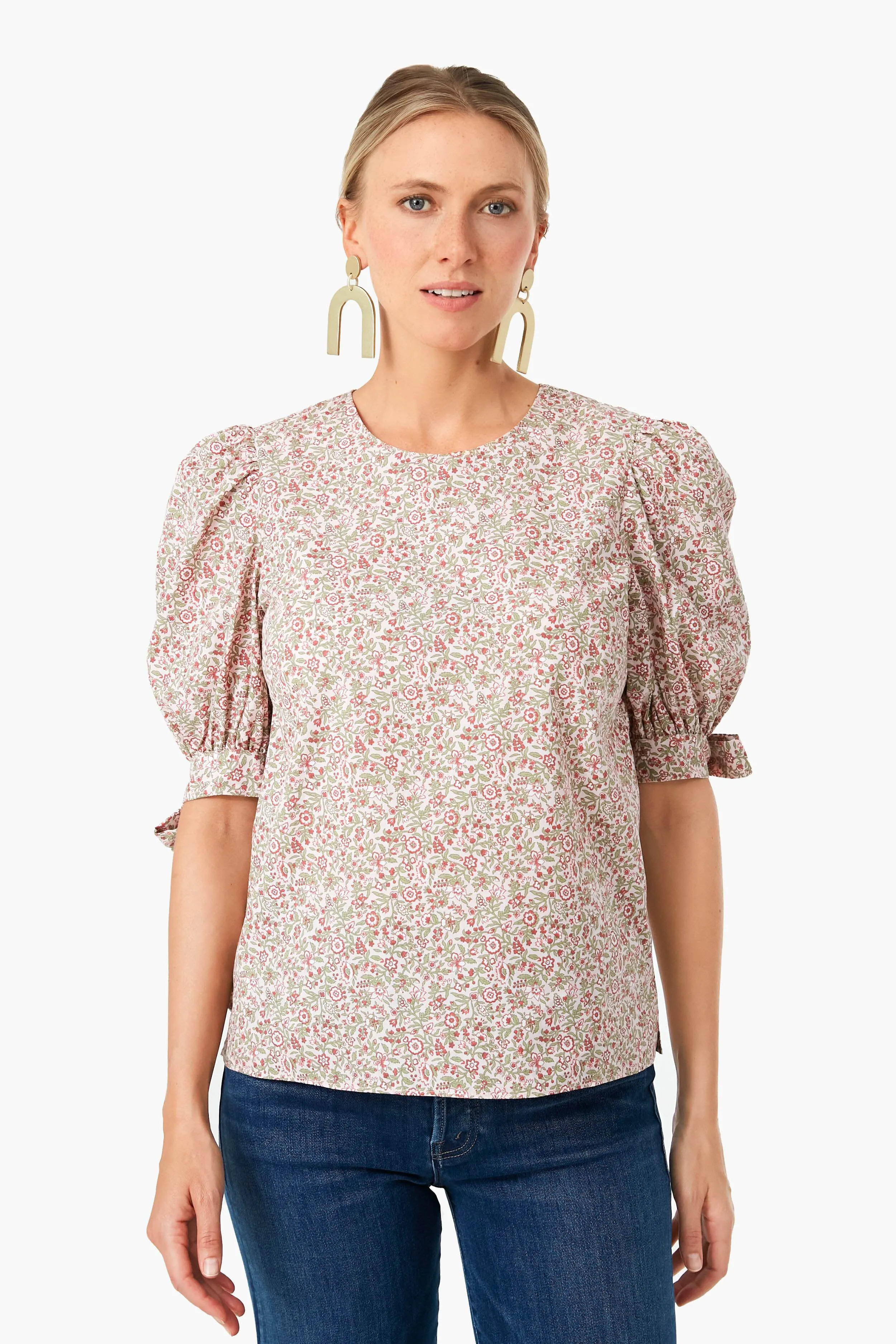 Exclusive Gold Metallic Horseshoe Earrings sold by Tuckernuck product image thumbnail 3