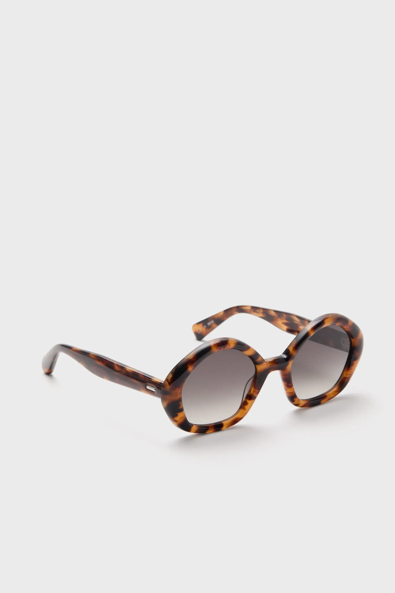 Venezia Eliza Sunglasses sold by Tuckernuck product image thumbnail 4