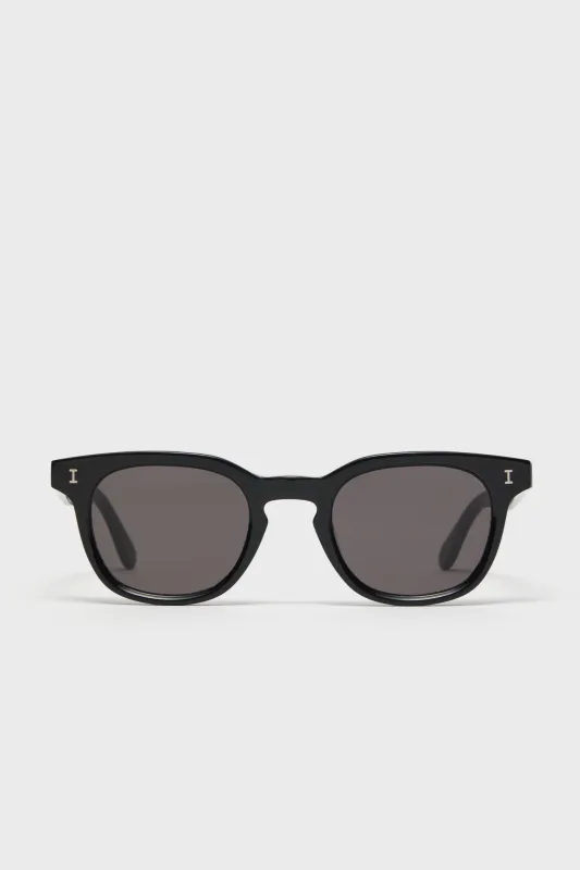 Black Veneto Sunglasses made by Illesteva