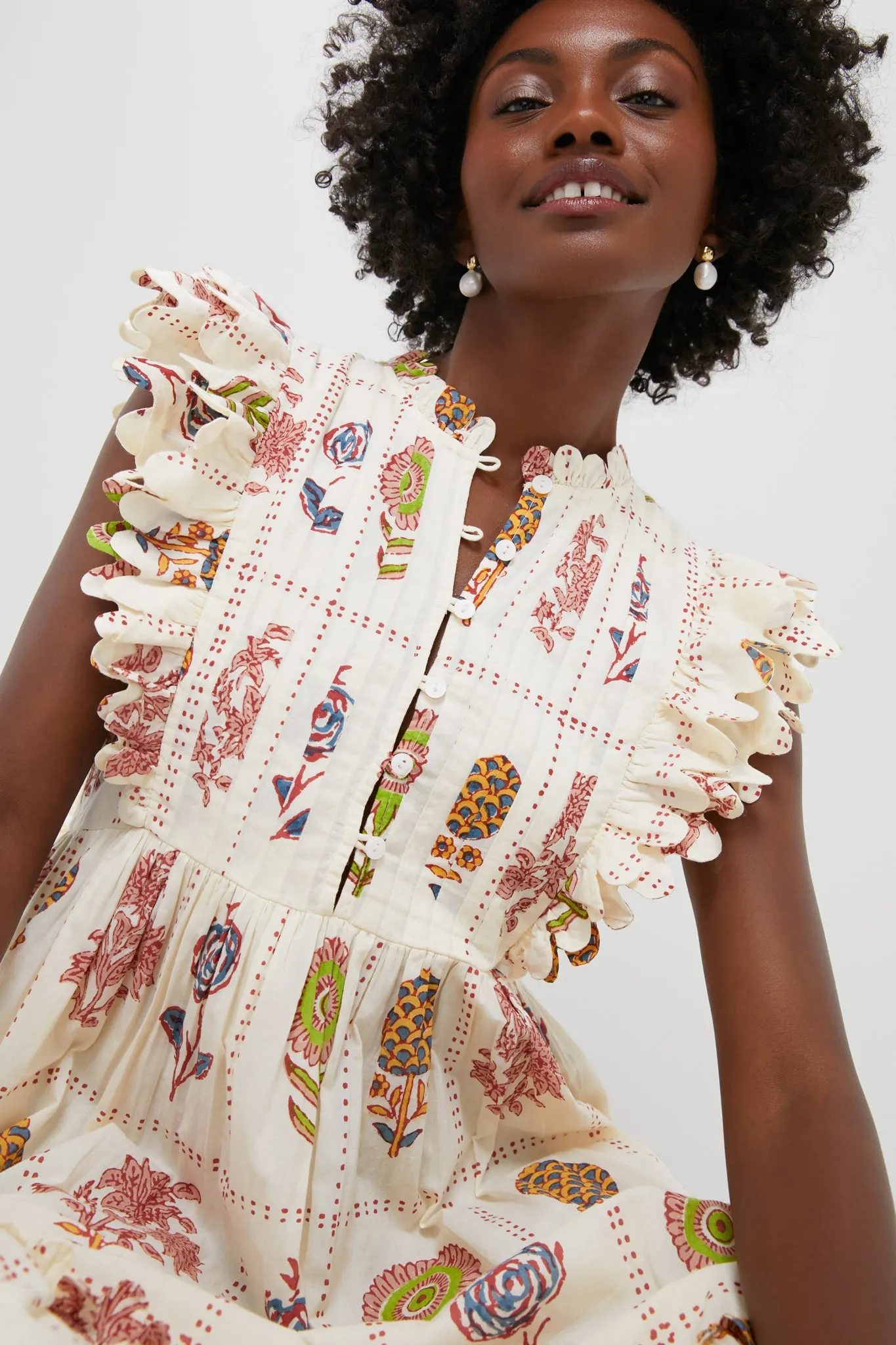 Taormina Cream Scallop Pintuck Maxi Dress sold by Tuckernuck product image thumbnail 5